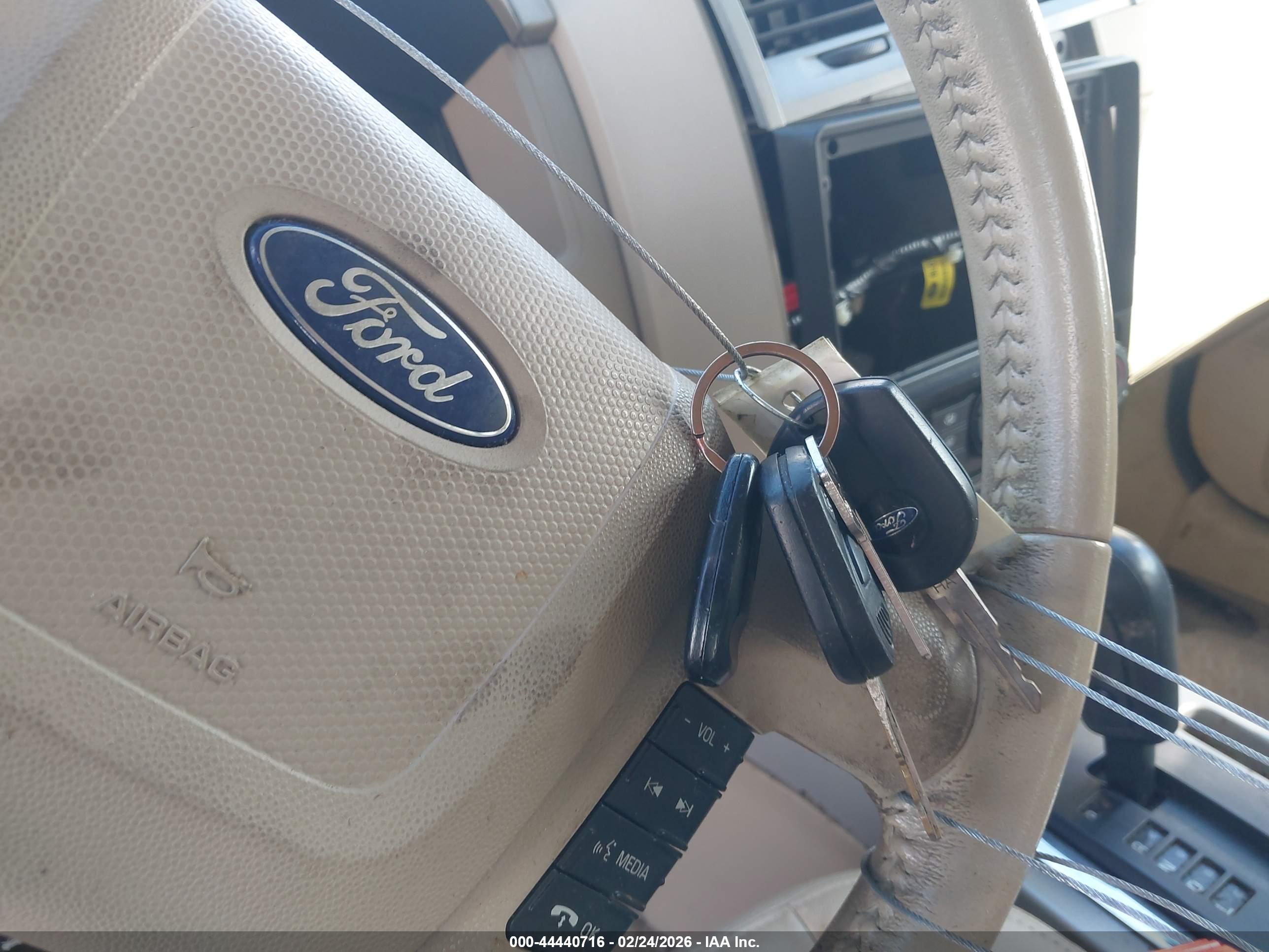 FORD ESCAPE image 11