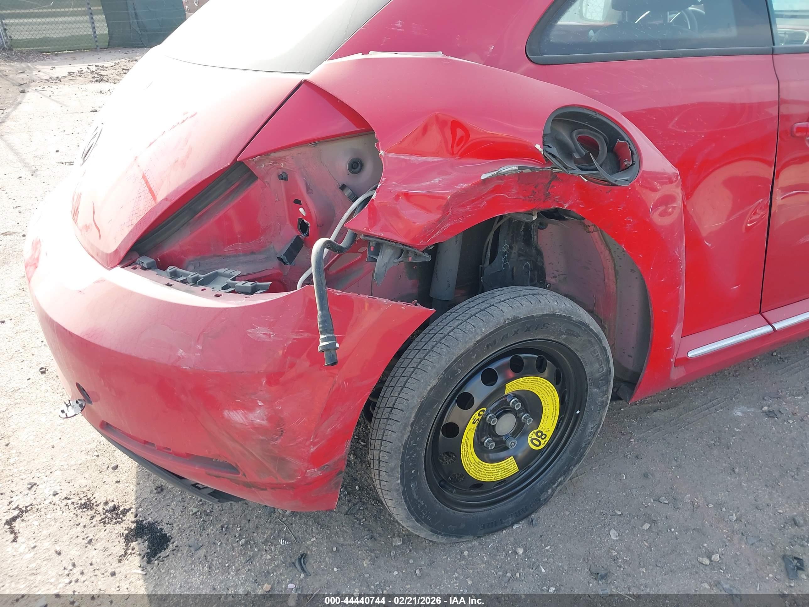 VOLKSWAGEN BEETLE image 6