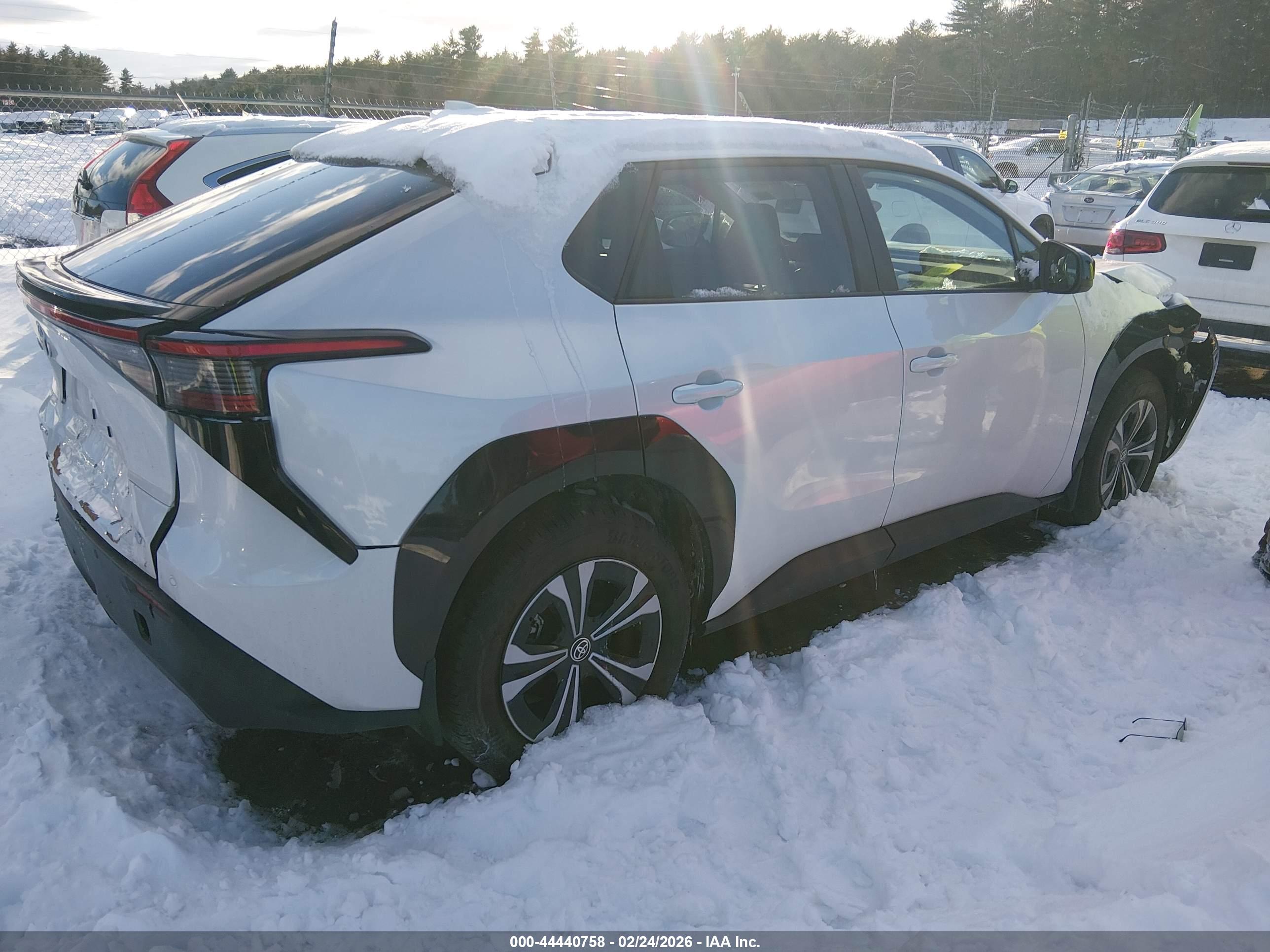 TOYOTA BZ4X image 4