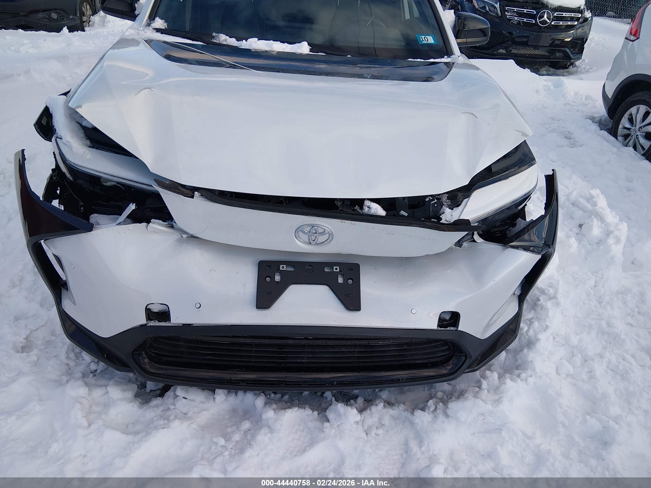 TOYOTA BZ4X image 6