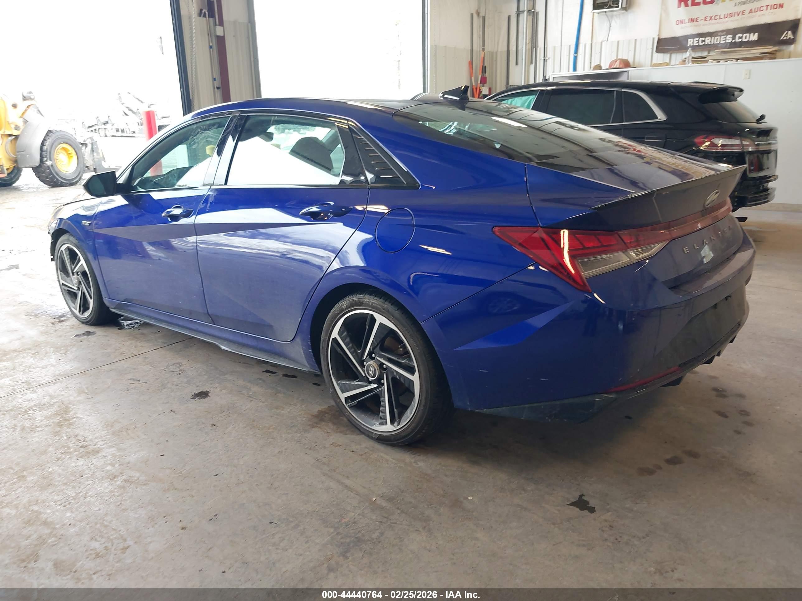 HYUNDAI ELANTRA image 3