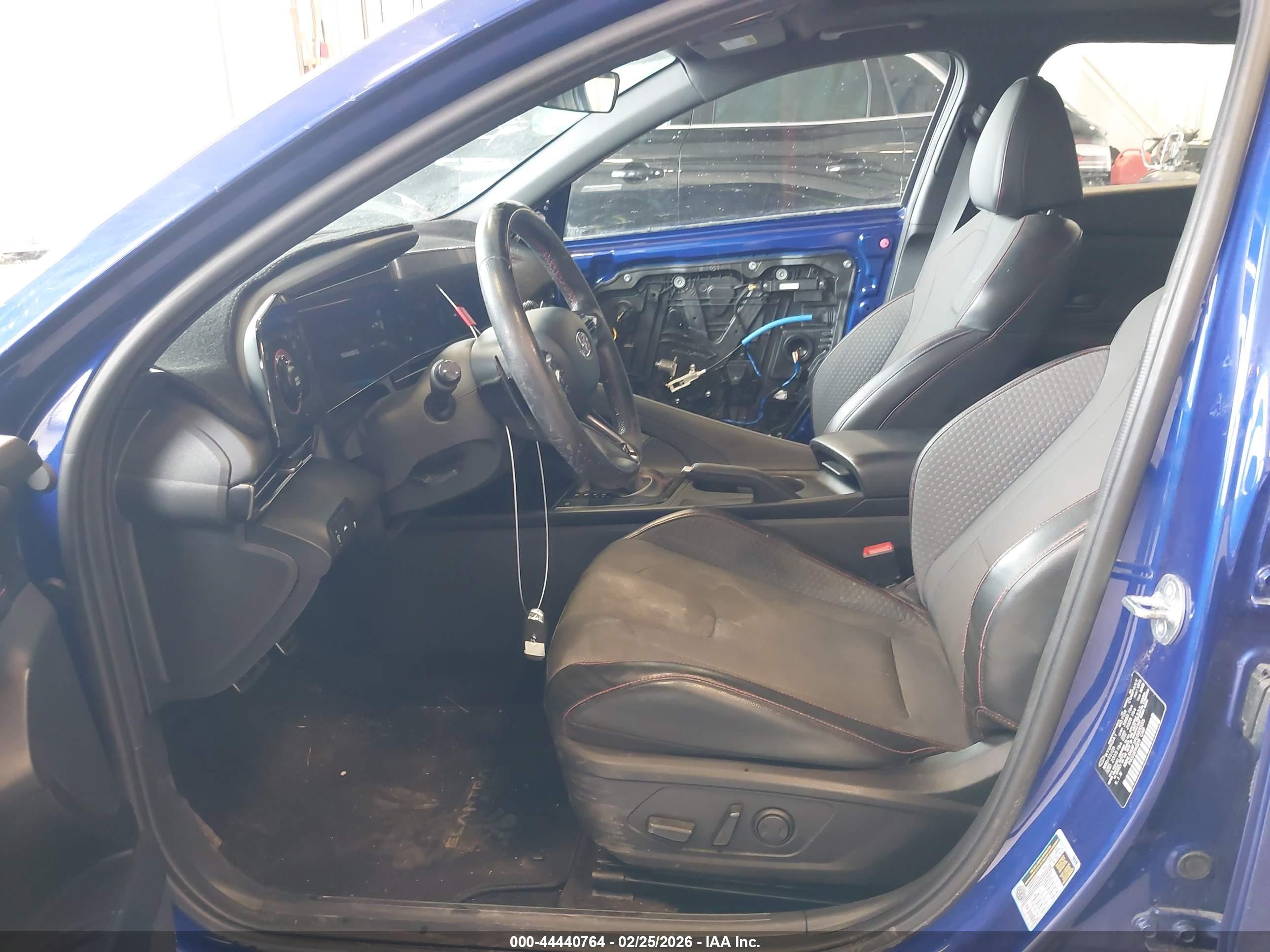 HYUNDAI ELANTRA image 5