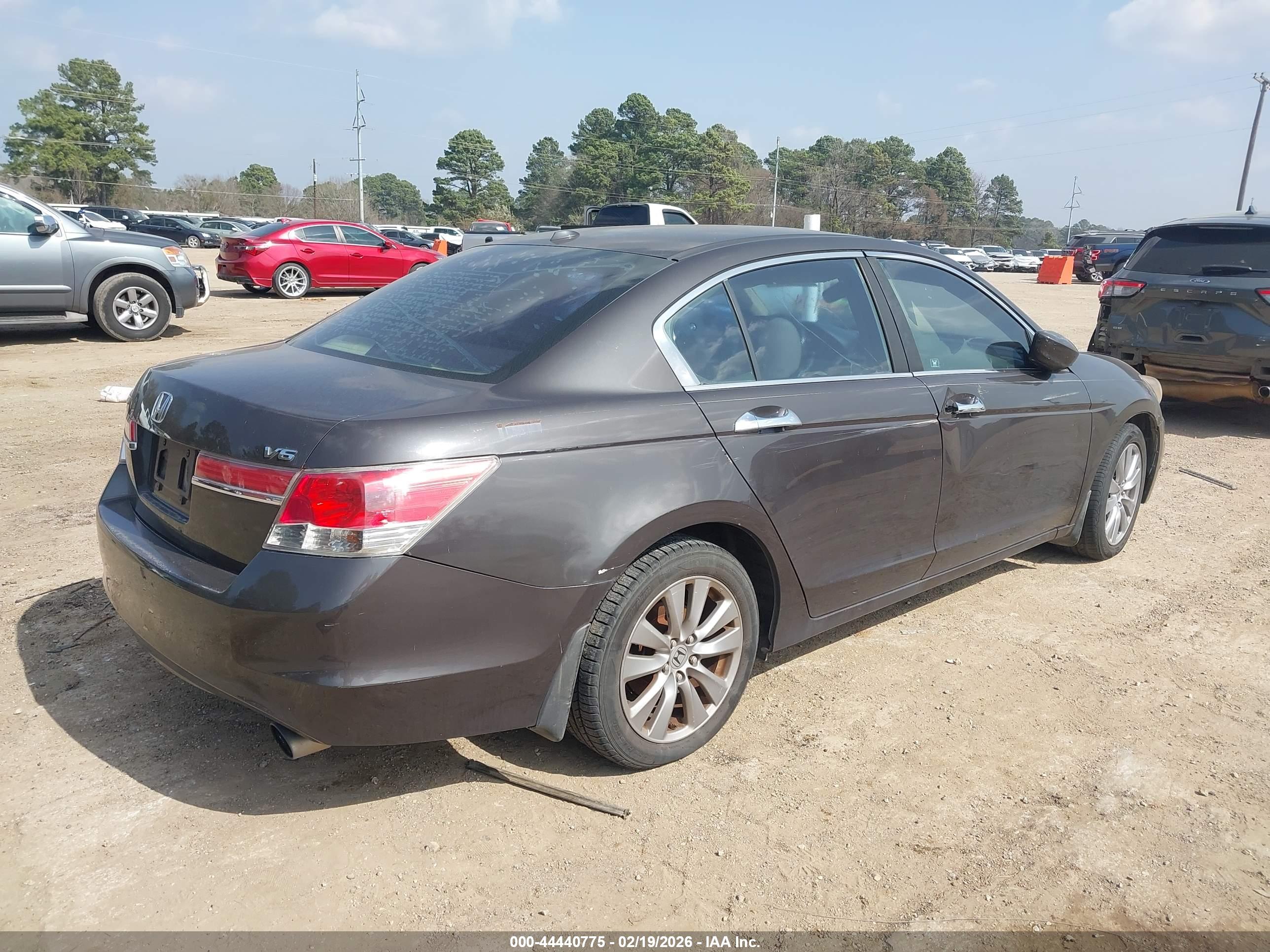 HONDA ACCORD image 4