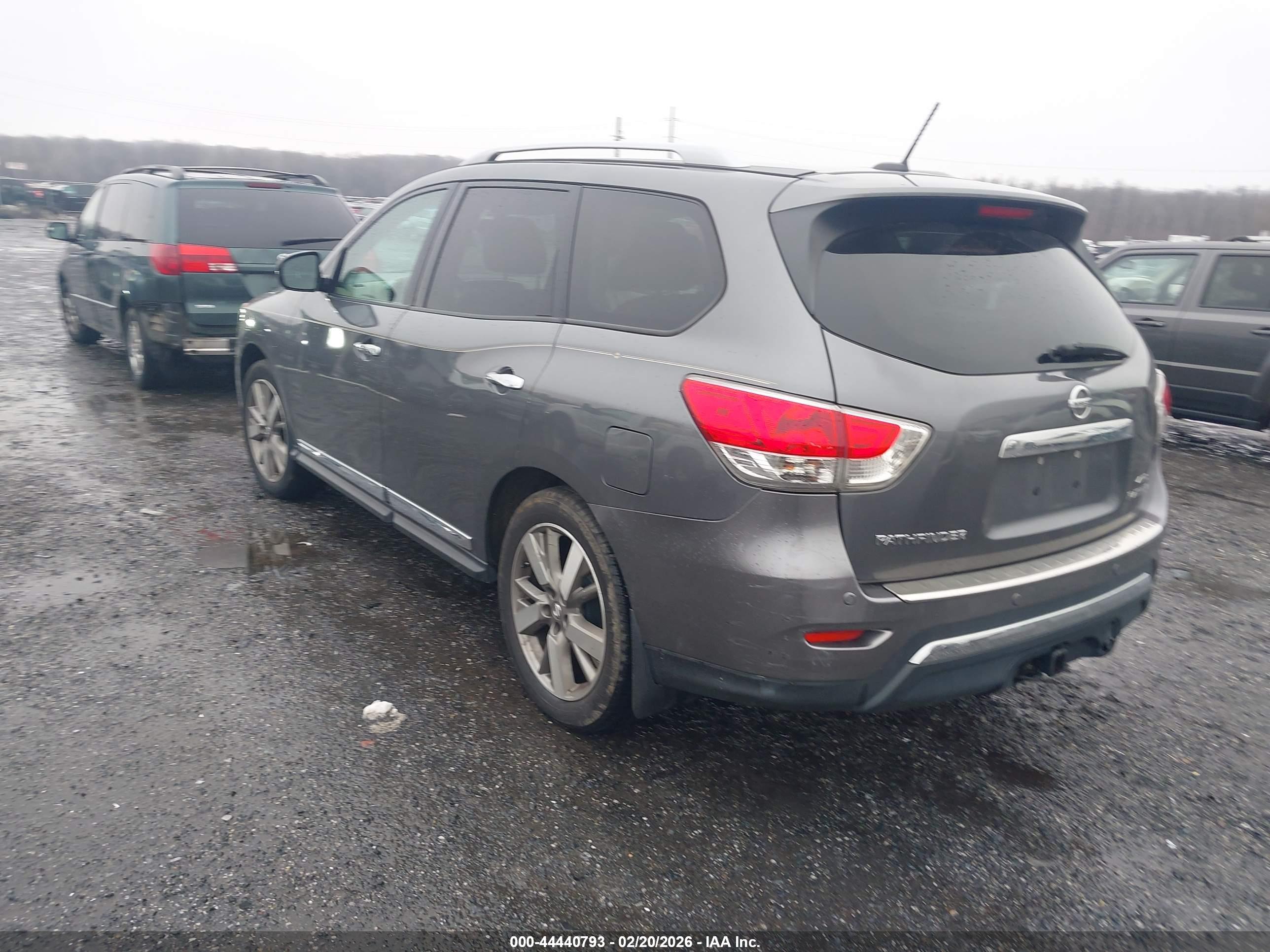 NISSAN PATHFINDER image 3
