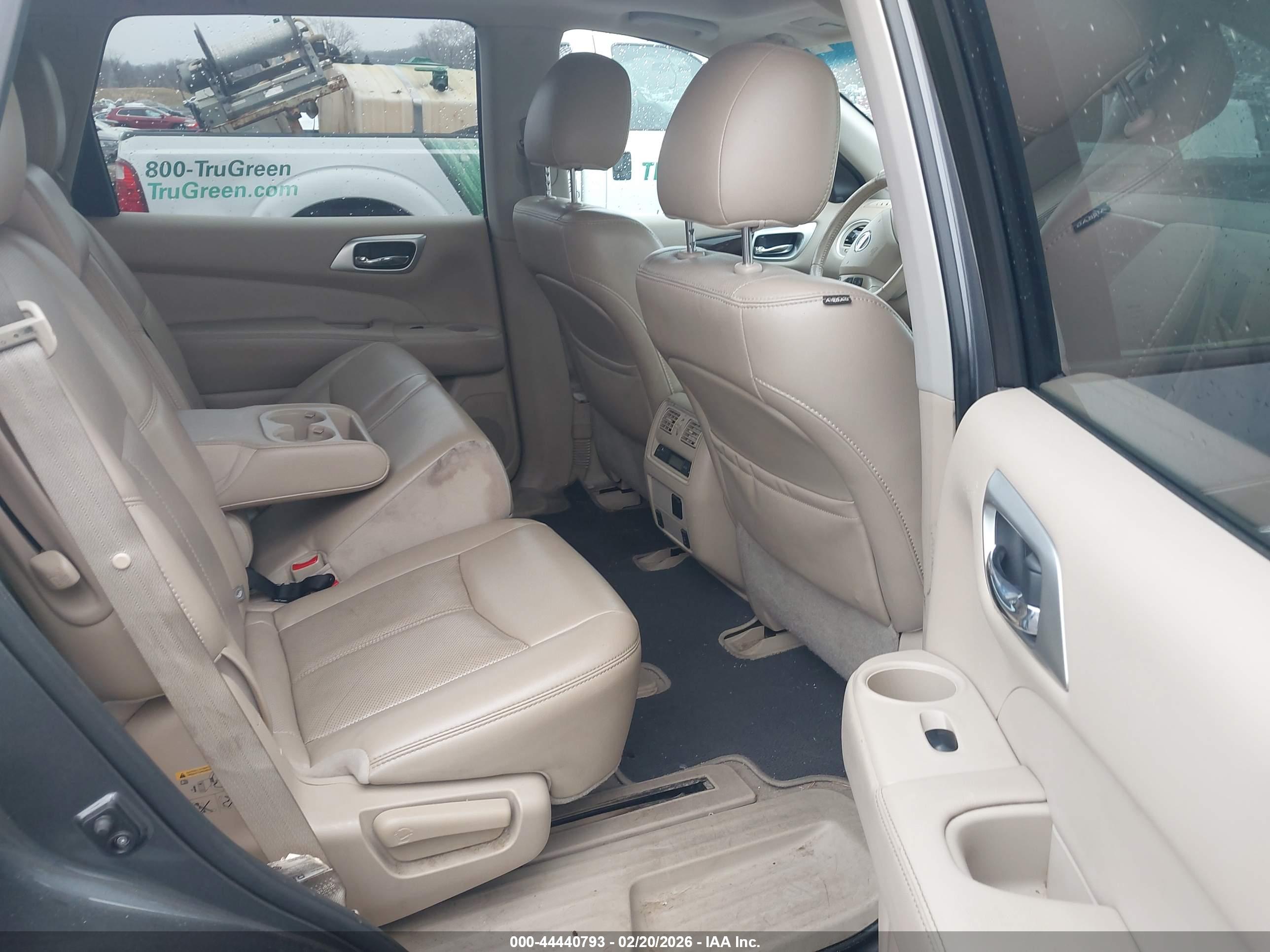 NISSAN PATHFINDER image 8