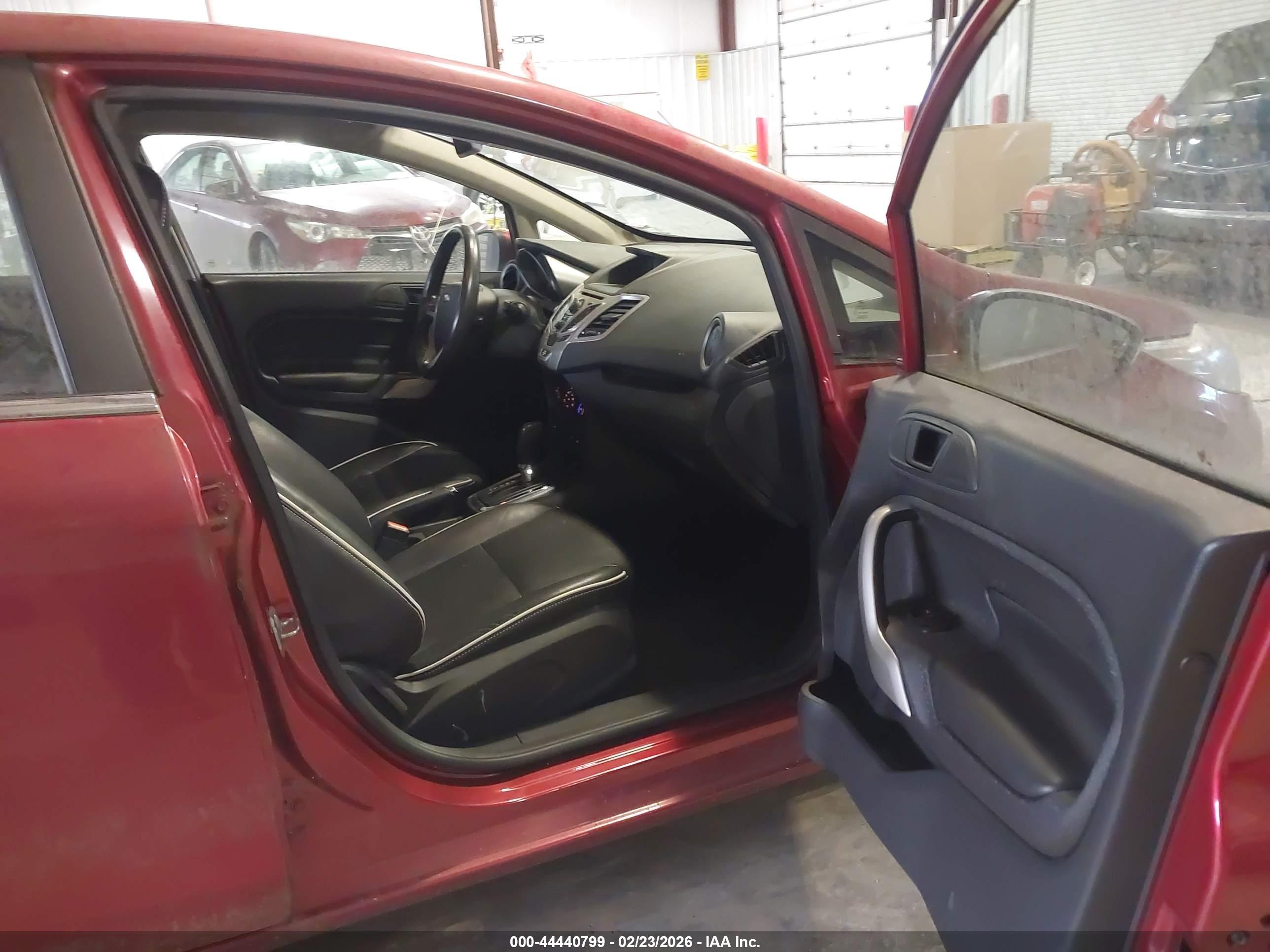FORD FIESTA image 5