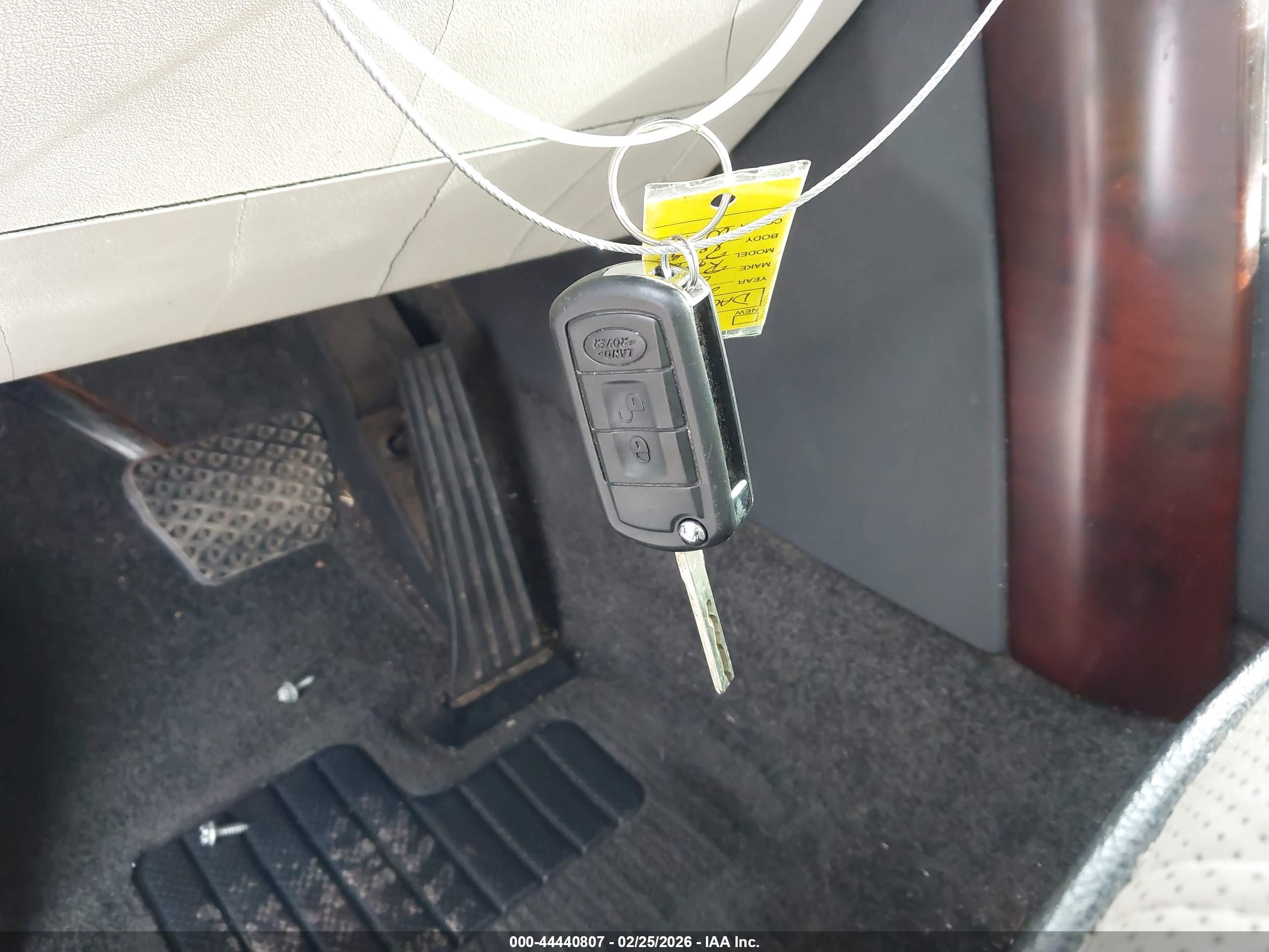 LAND ROVER image 11