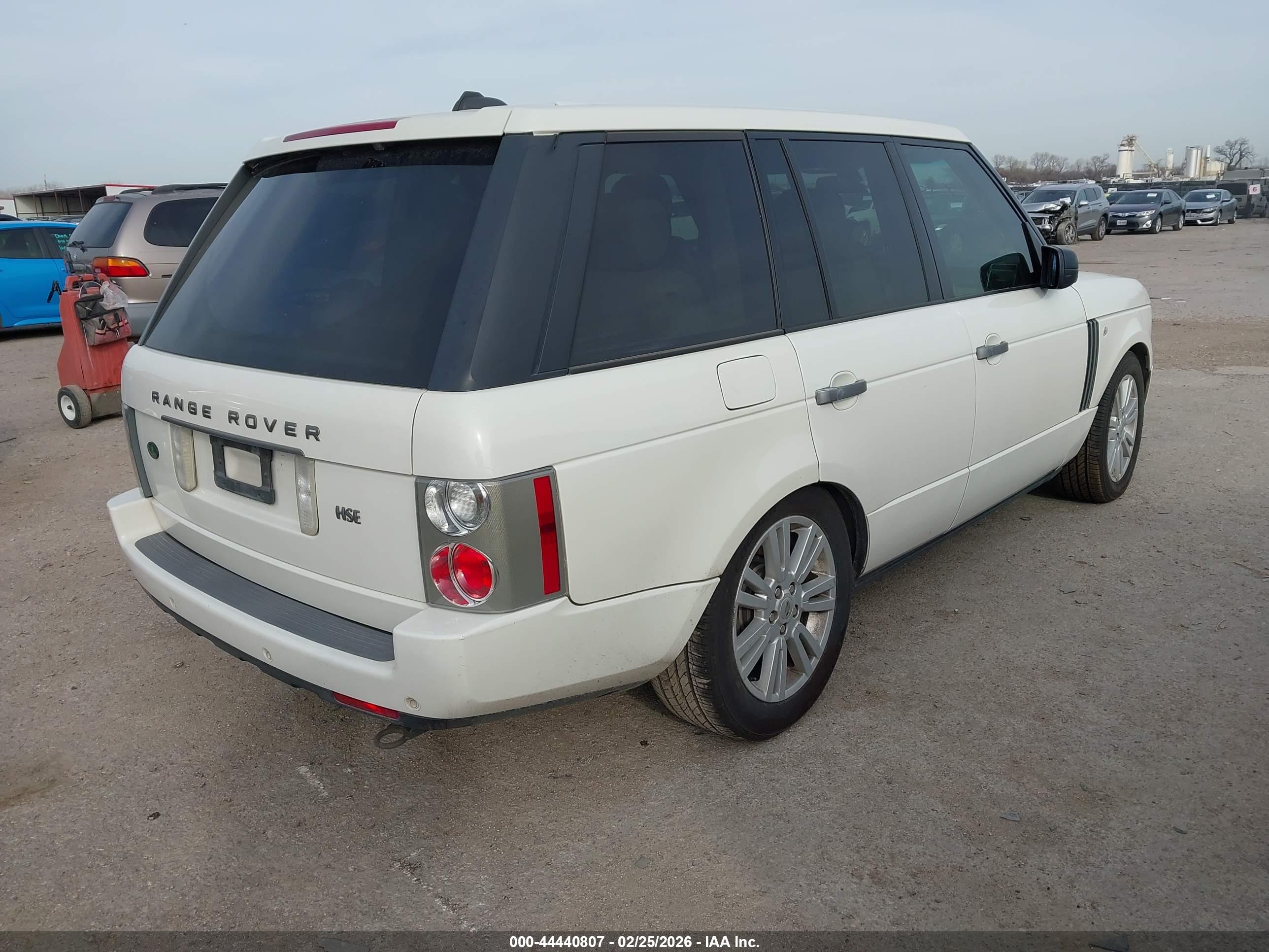 LAND ROVER image 4
