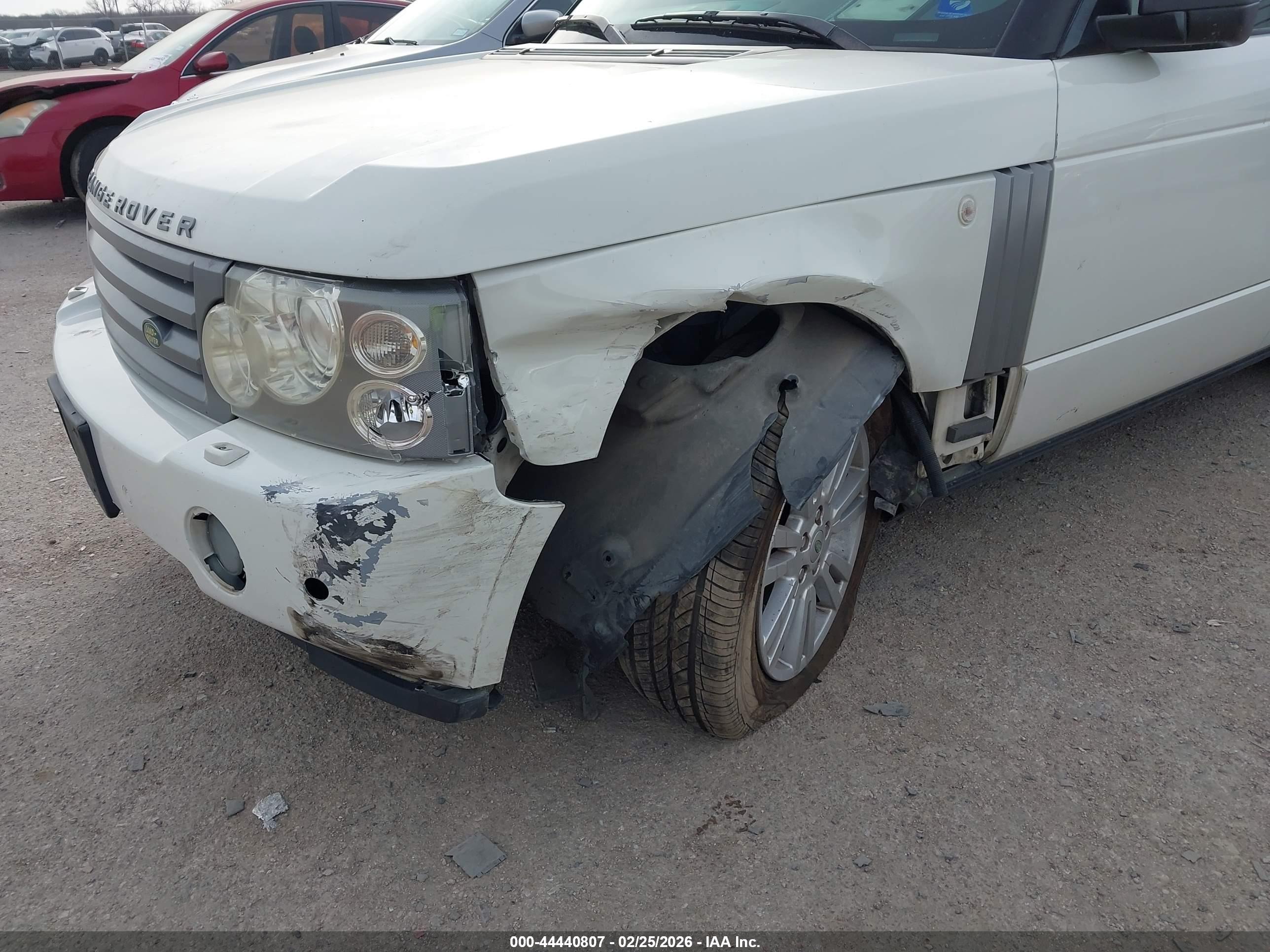 LAND ROVER image 6