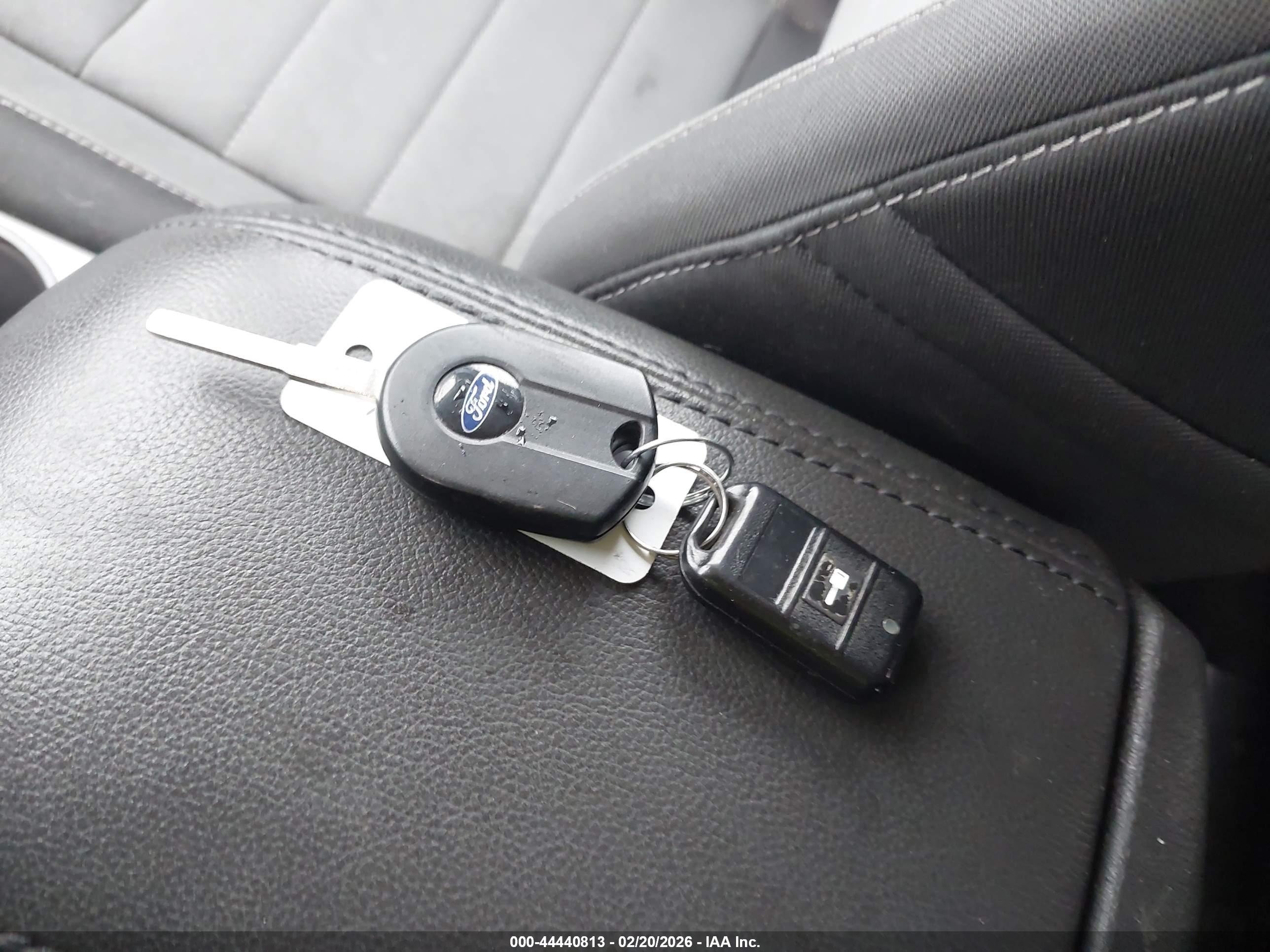 FORD ESCAPE image 11