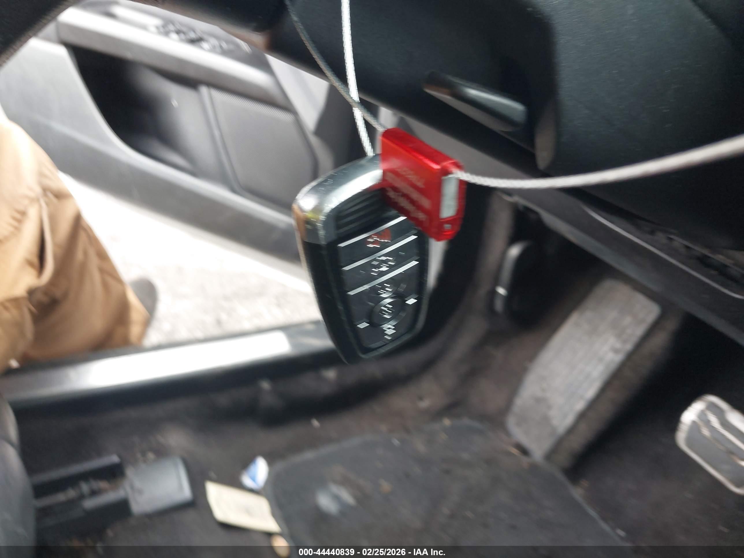 FORD FUSION image 11