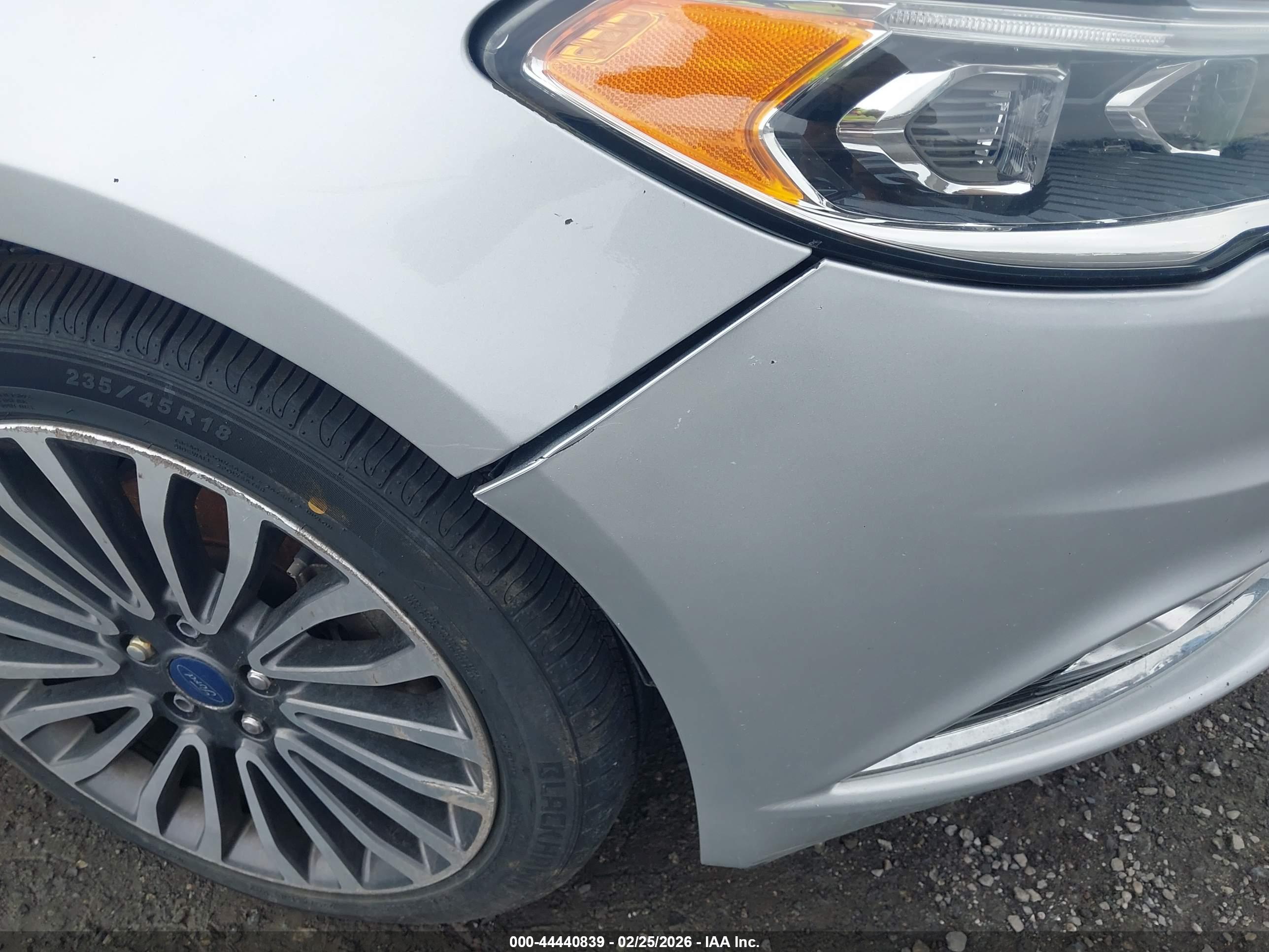 FORD FUSION image 6