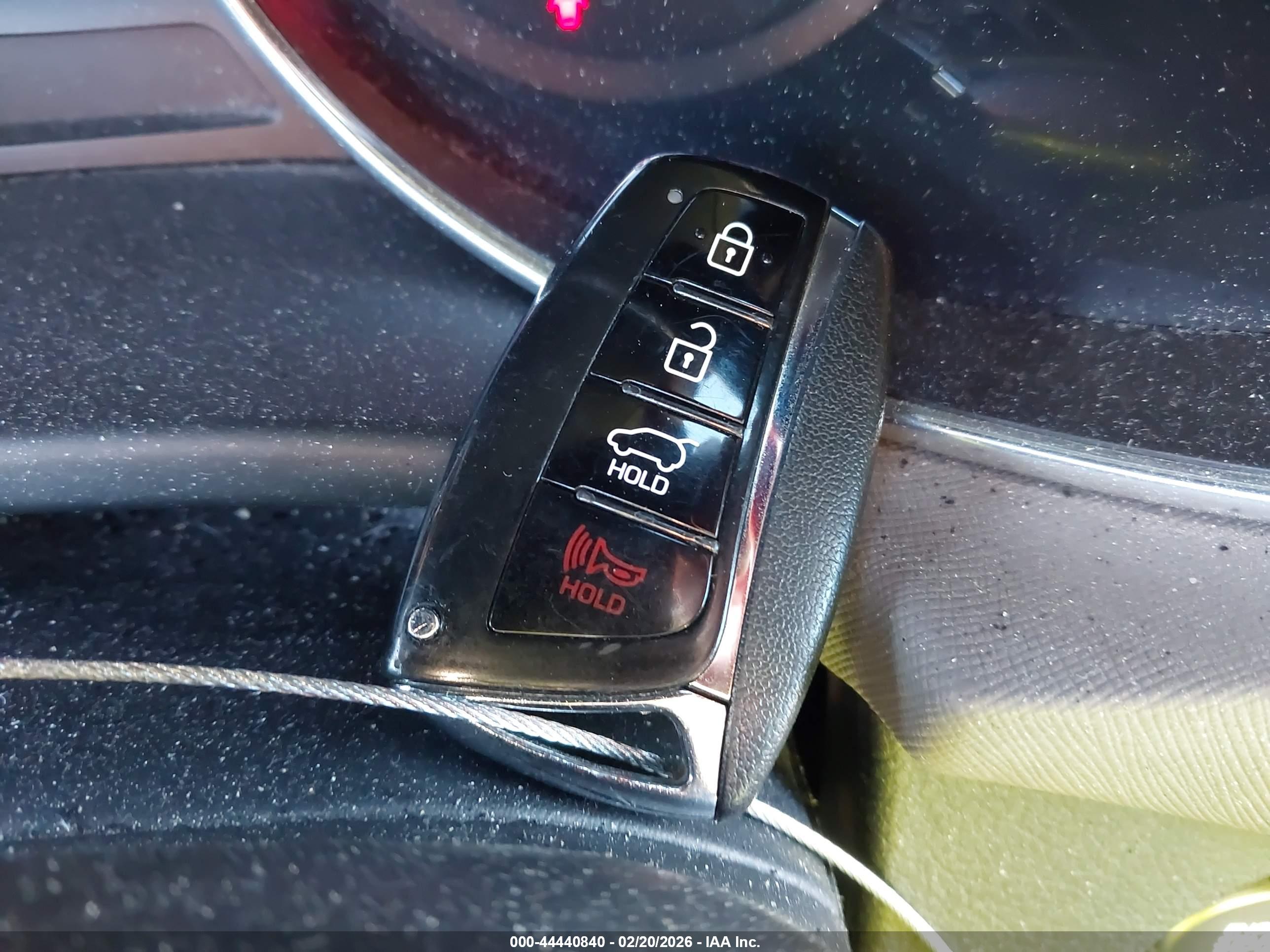 HYUNDAI SANTA image 11
