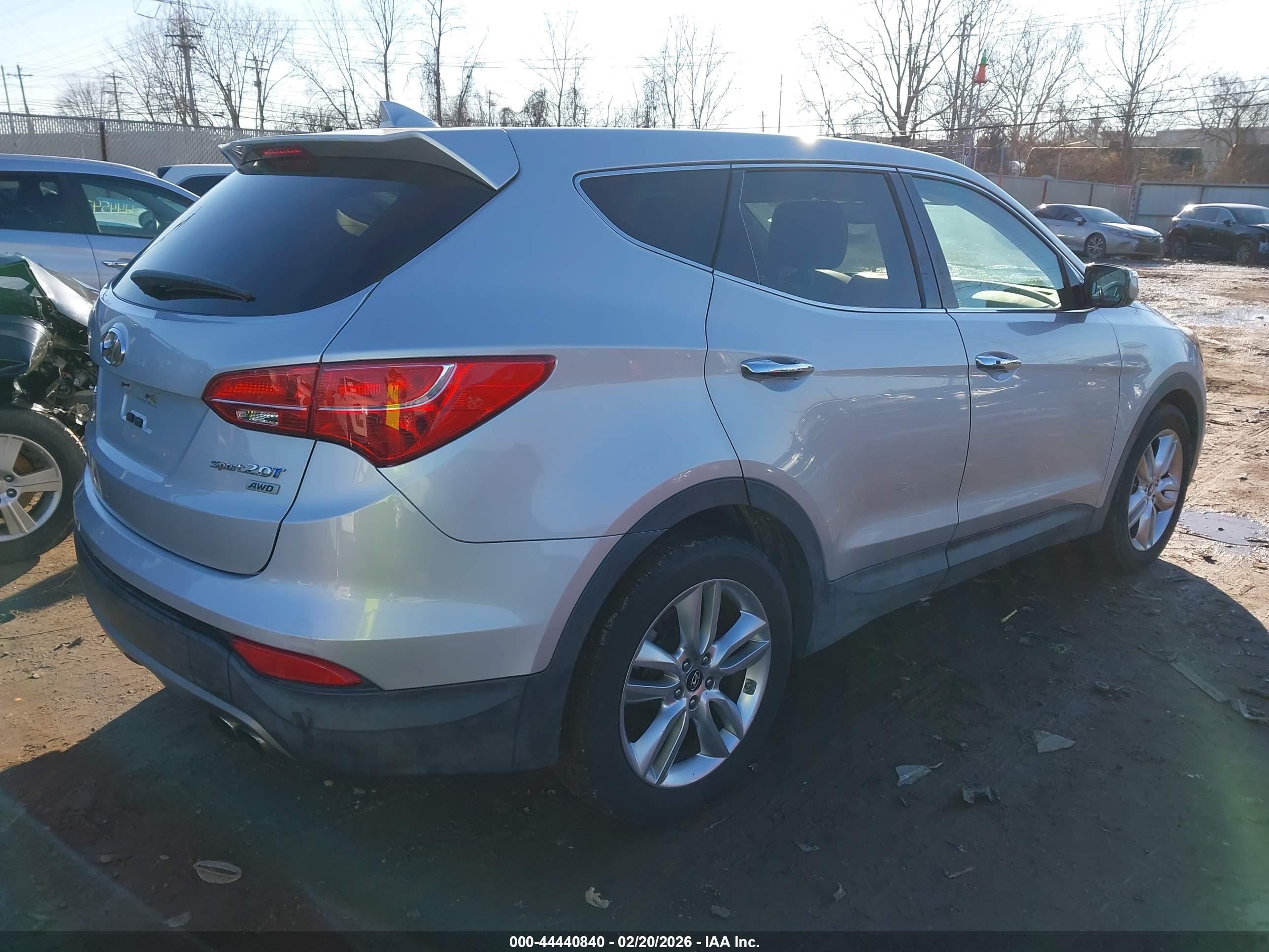 HYUNDAI SANTA image 4