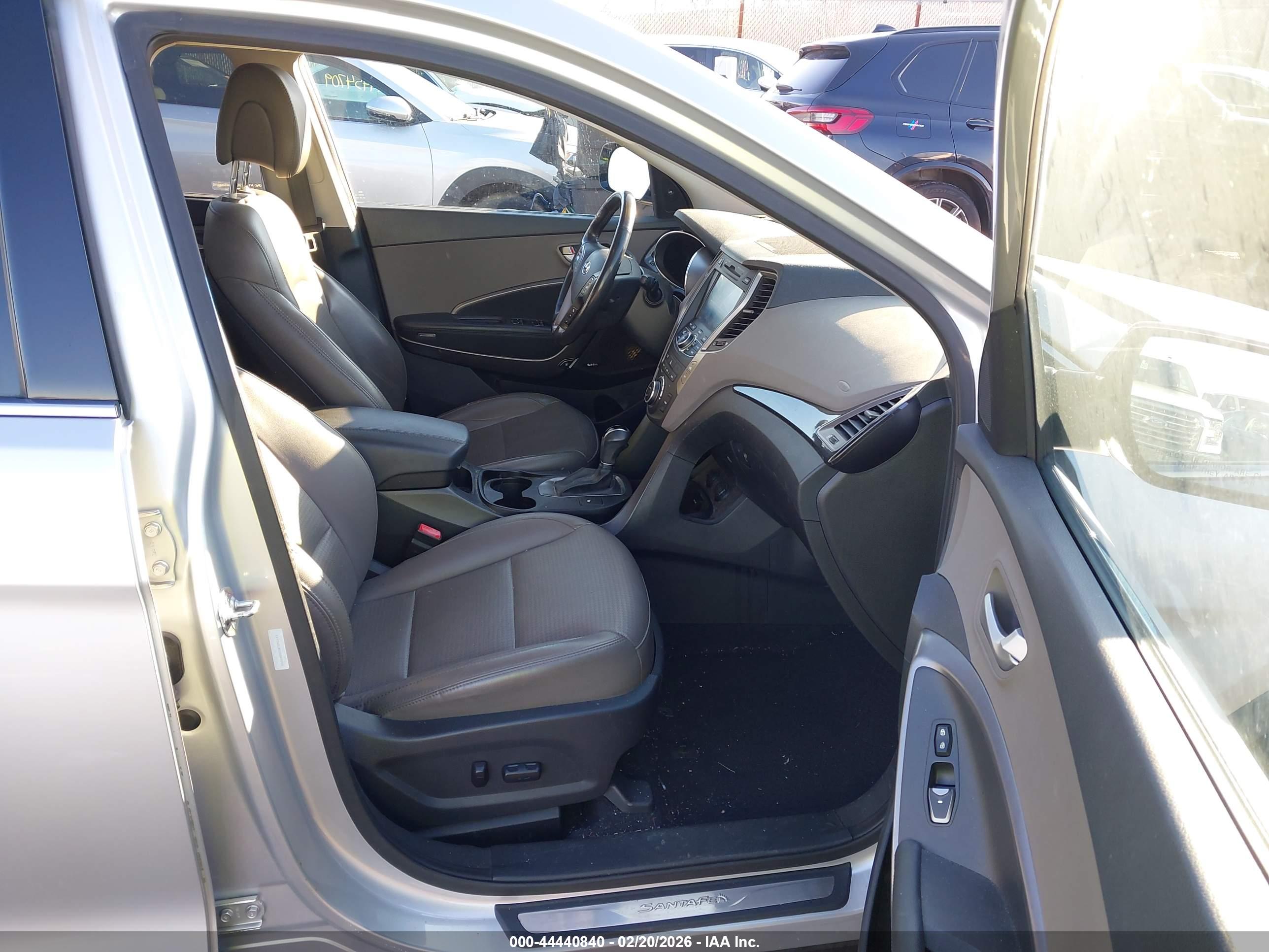 HYUNDAI SANTA image 5