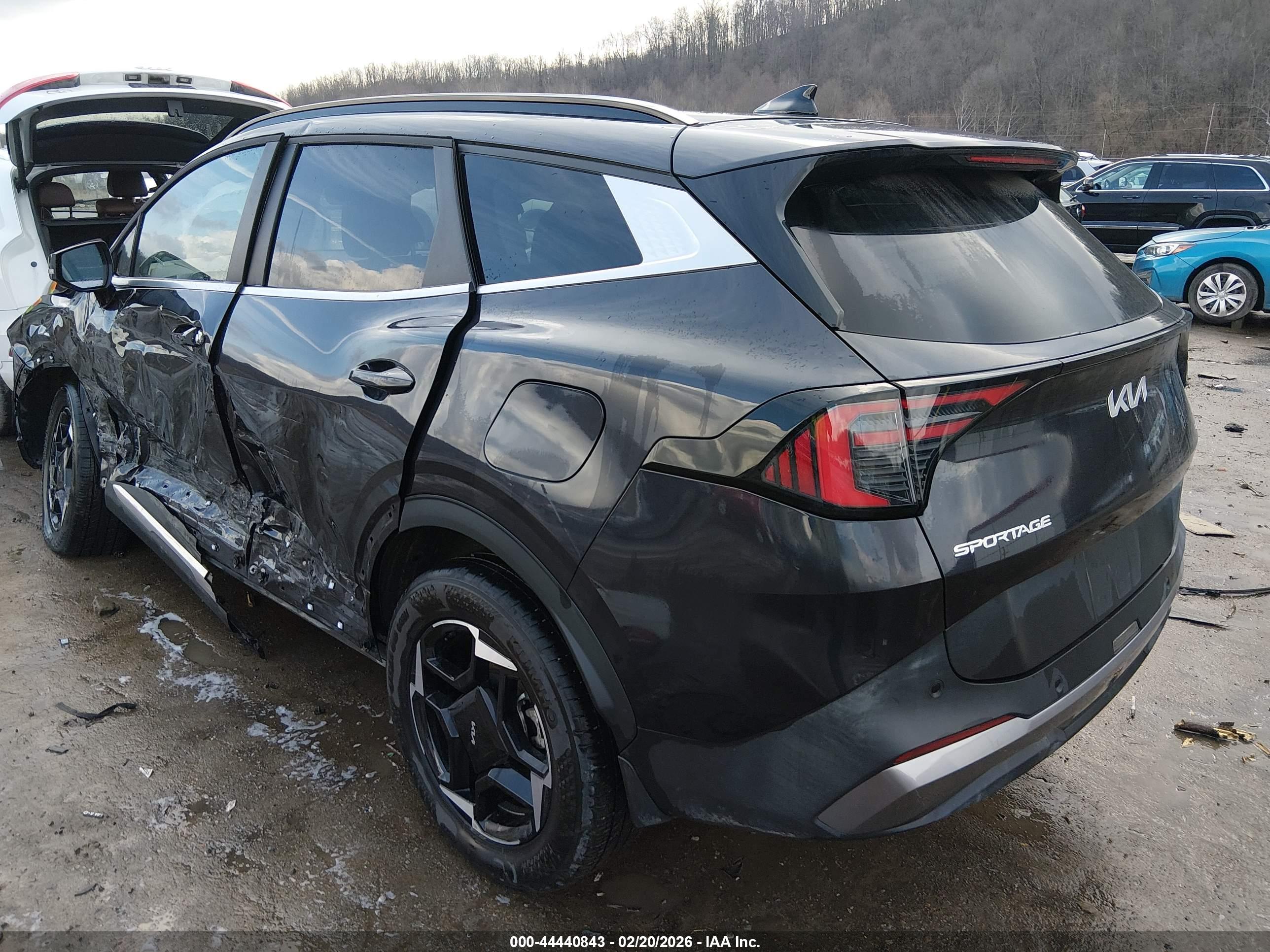 KIA SPORTAGE image 3