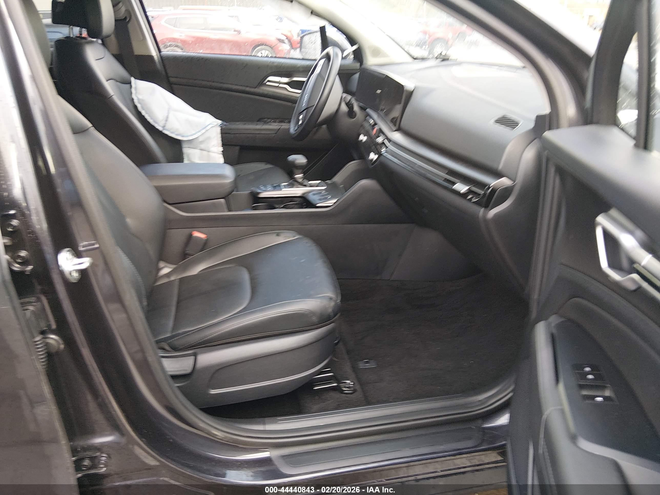 KIA SPORTAGE image 5