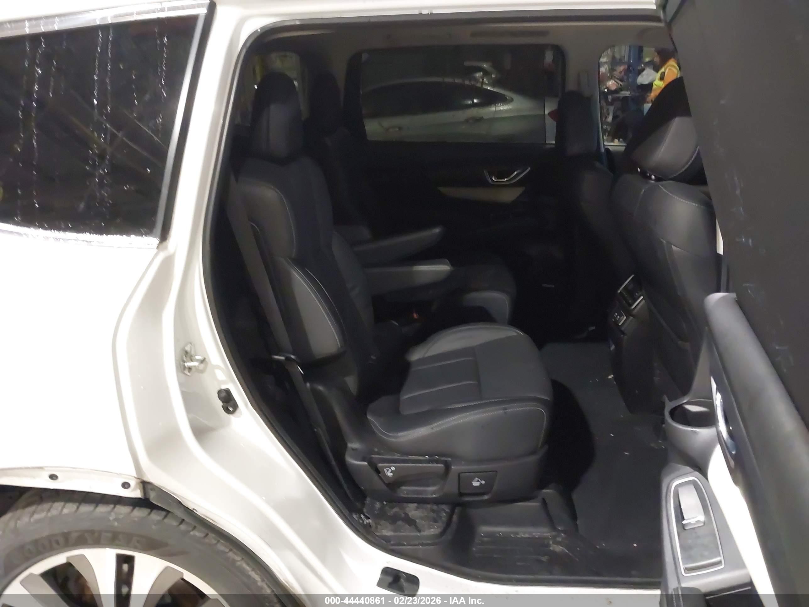 SUBARU ASCENT image 8