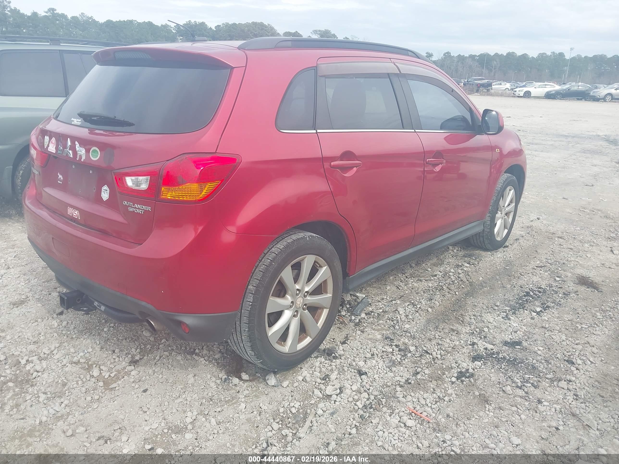 MITSUBISHI OUTLANDER image 4