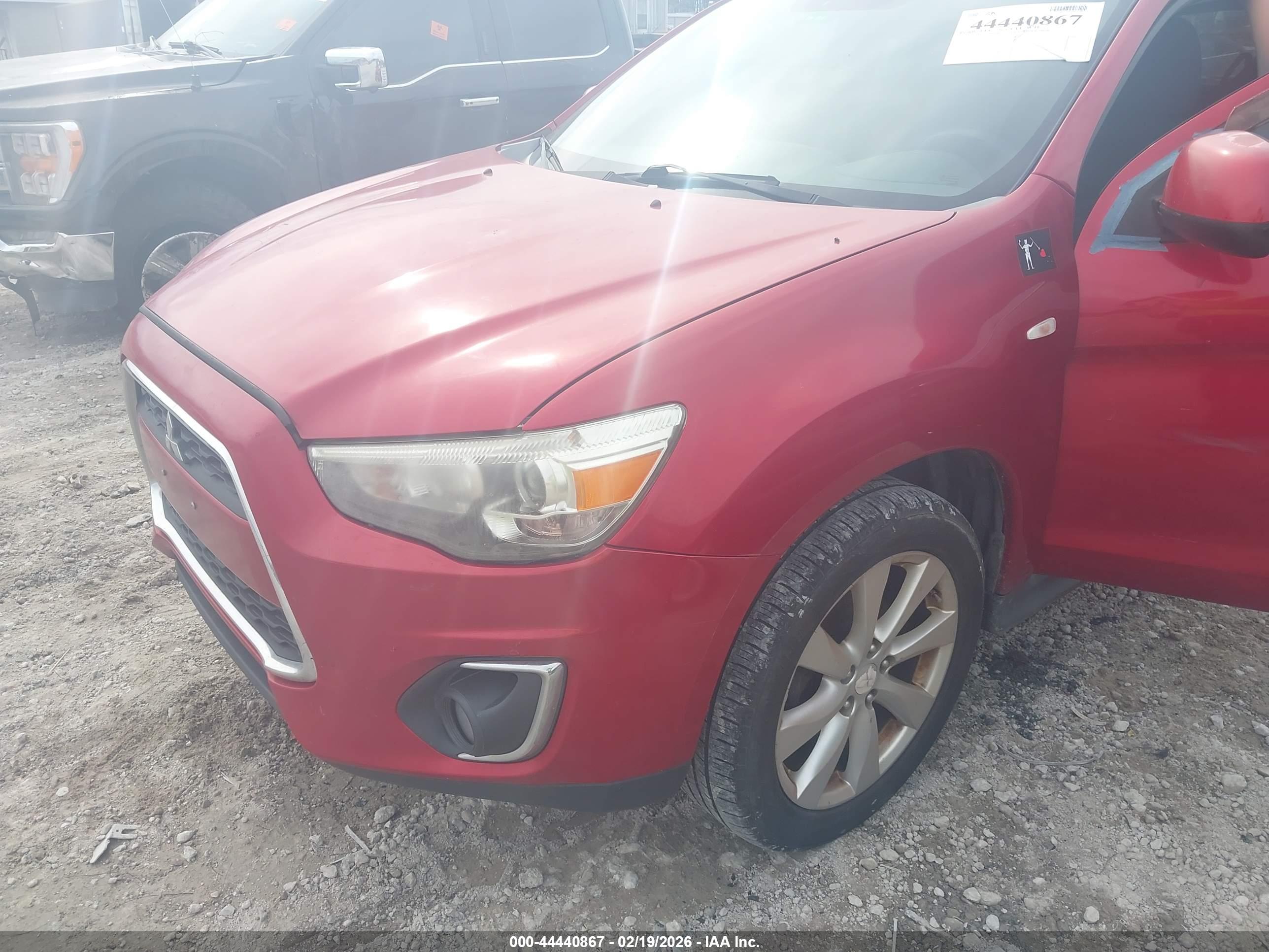 MITSUBISHI OUTLANDER image 6