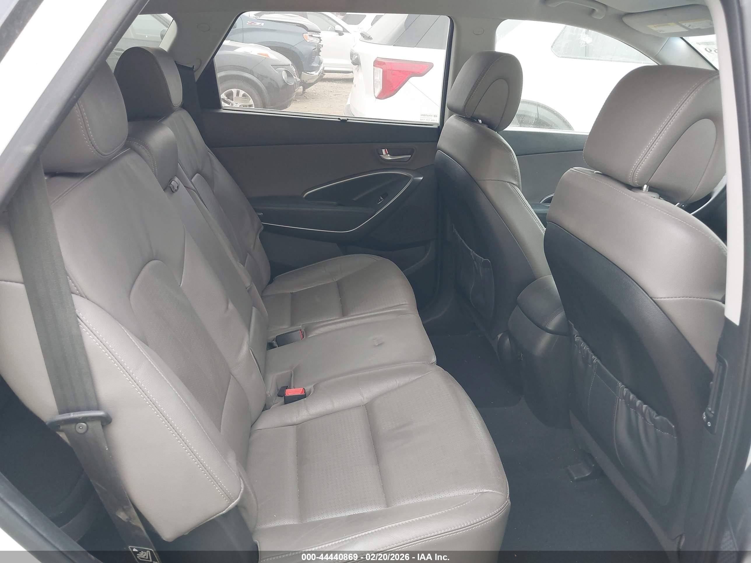 HYUNDAI SANTA image 8