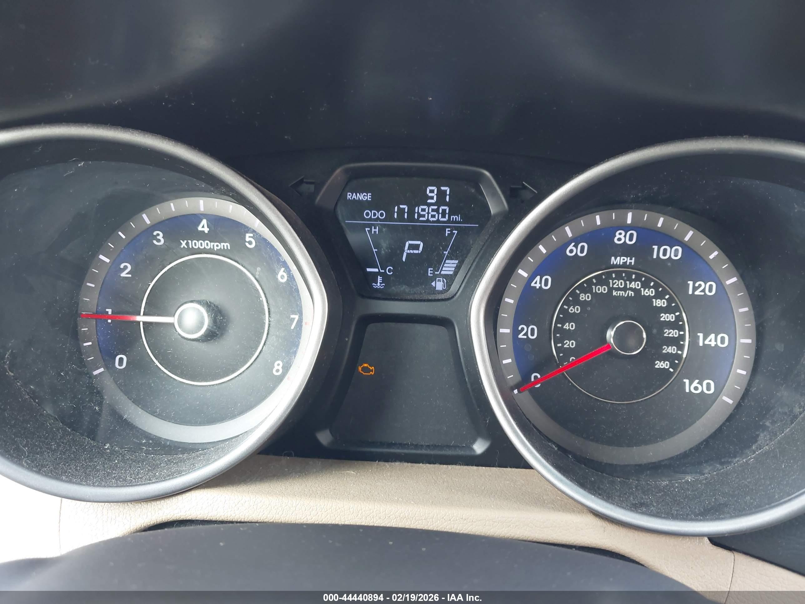 HYUNDAI ELANTRA image 7