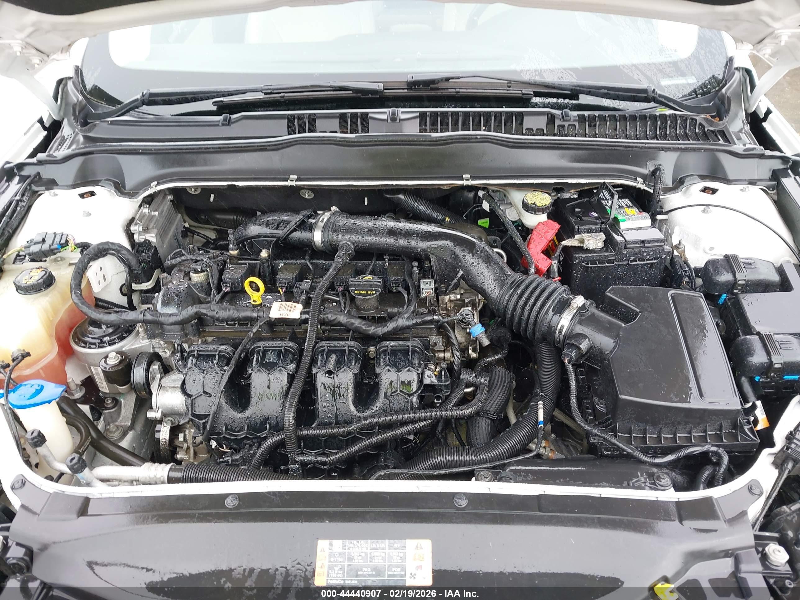 FORD FUSION image 10