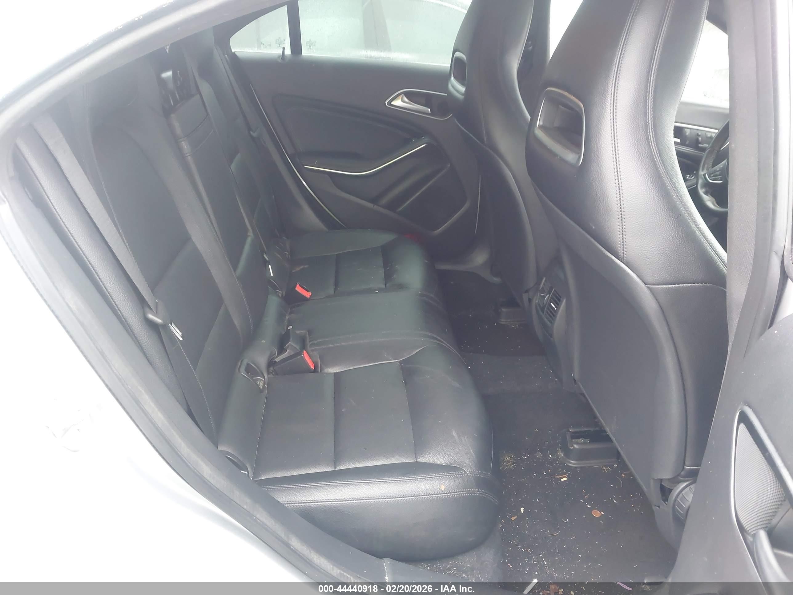 MERCEDES-BENZ CLA image 8