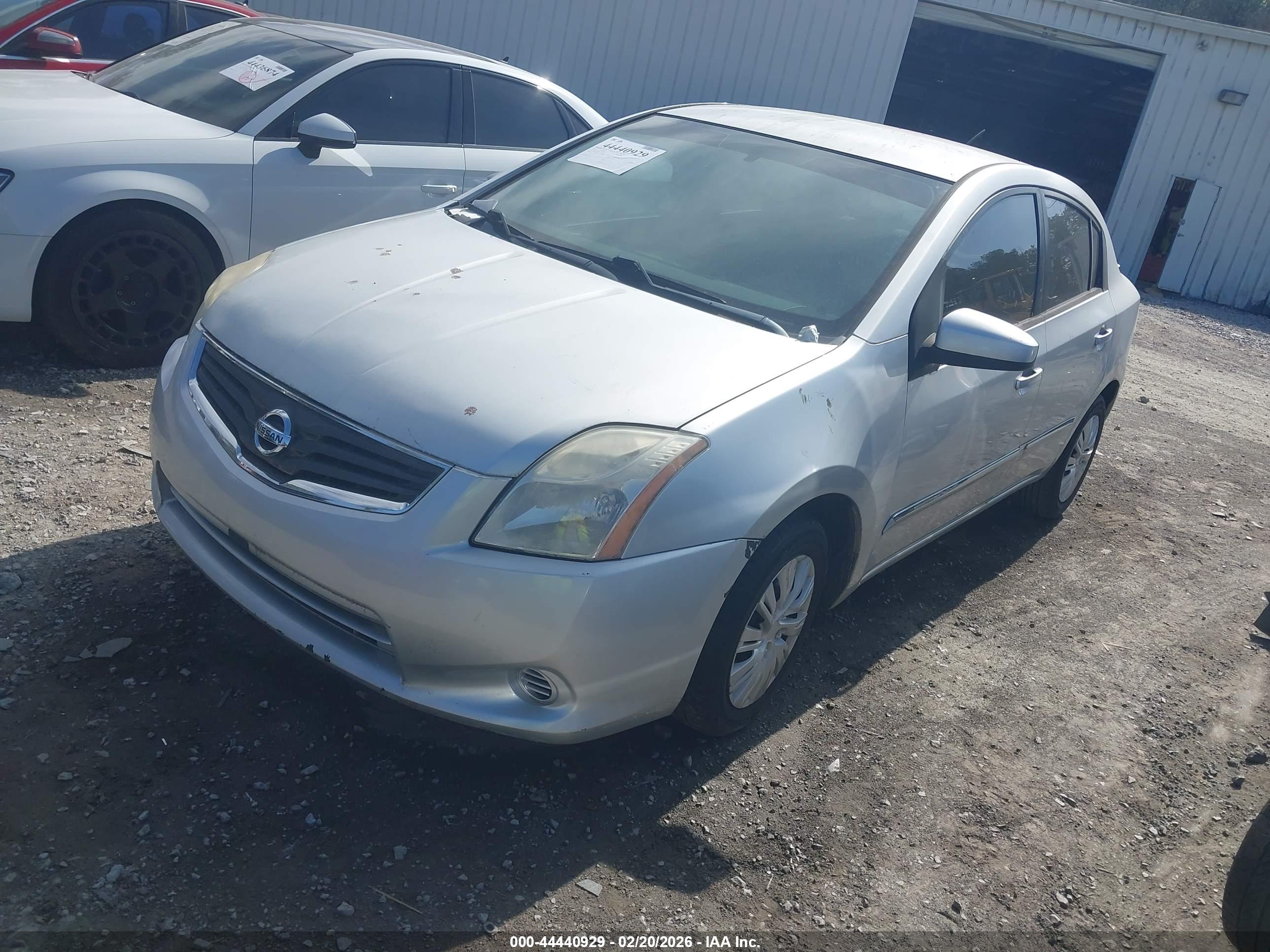 NISSAN SENTRA image 2
