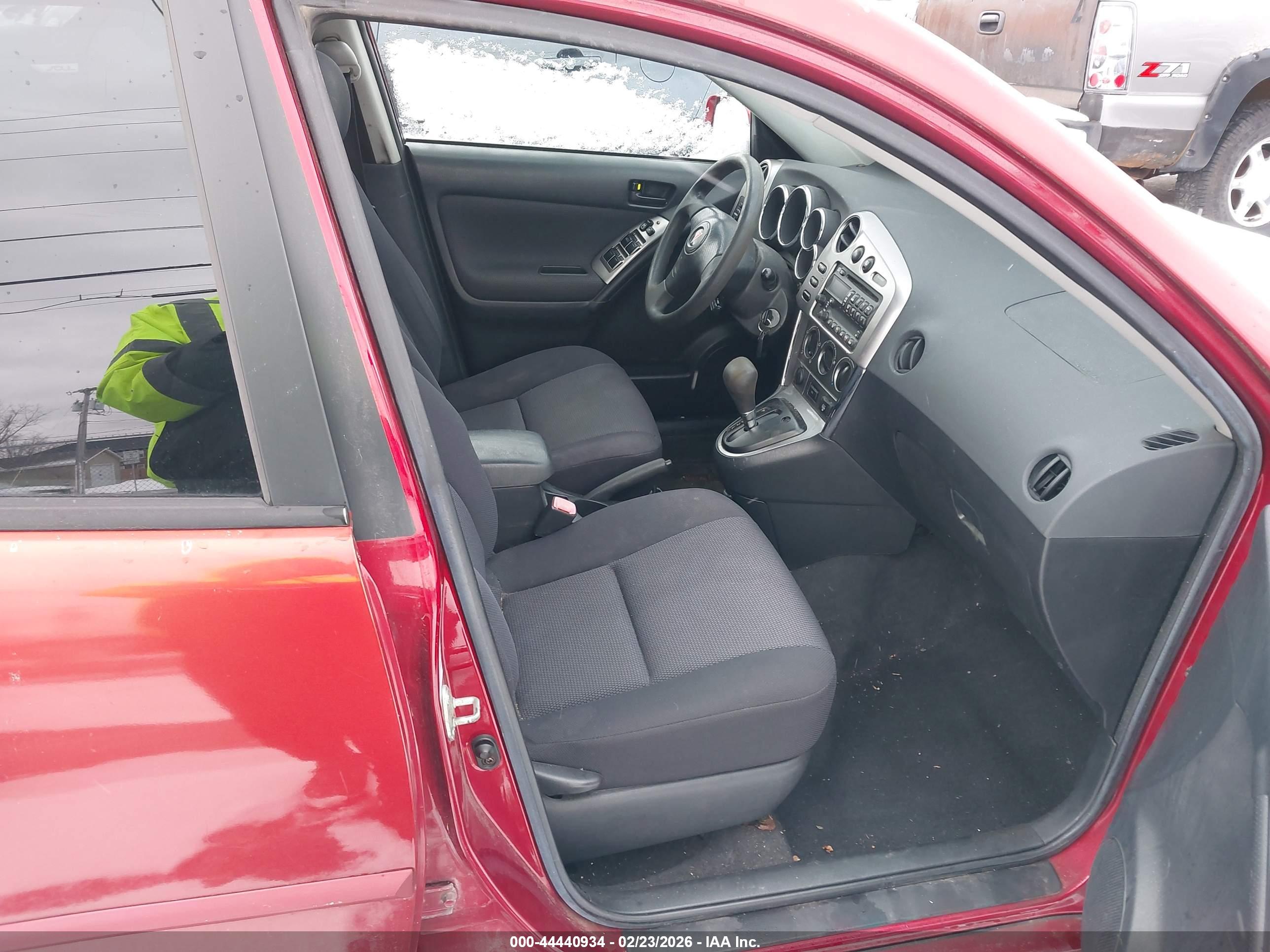 PONTIAC VIBE image 5