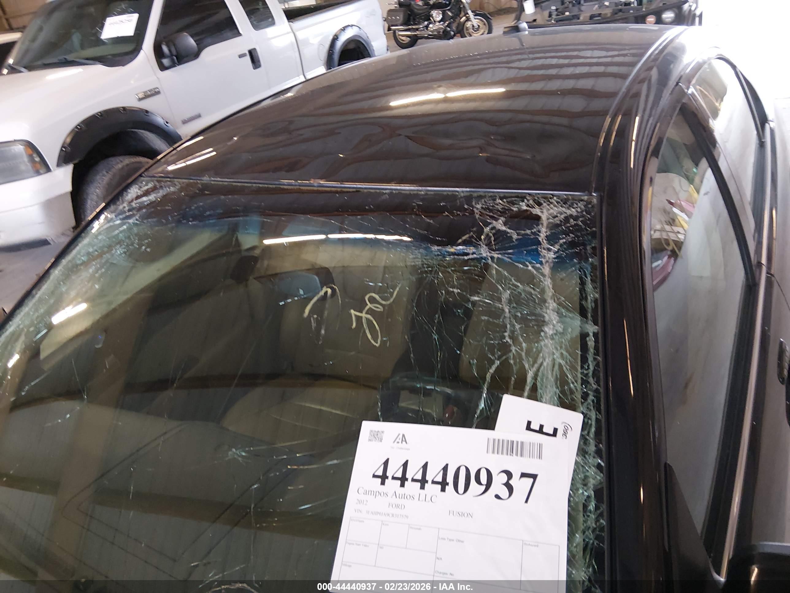 FORD FUSION image 6