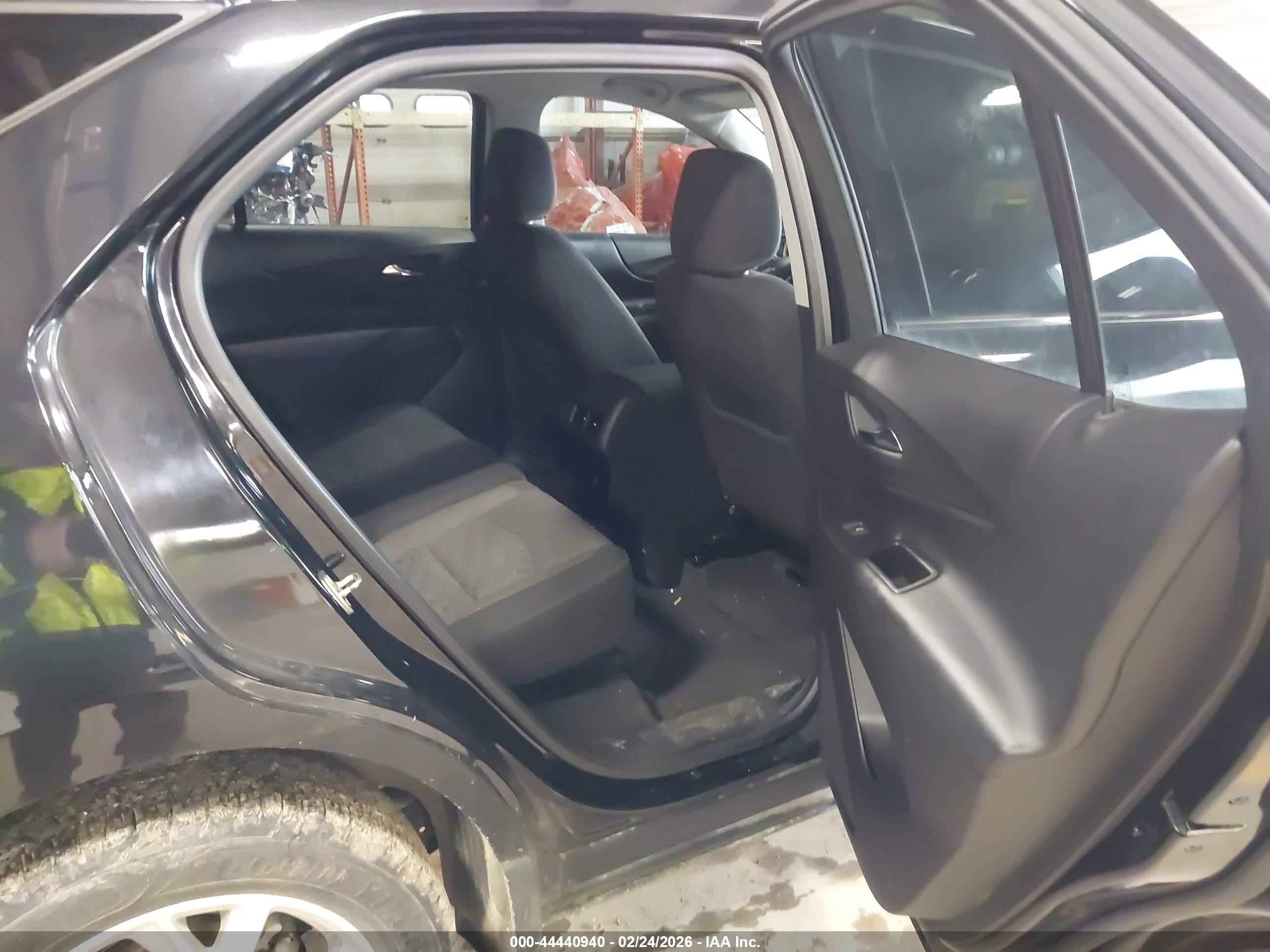 CHEVROLET EQUINOX image 8