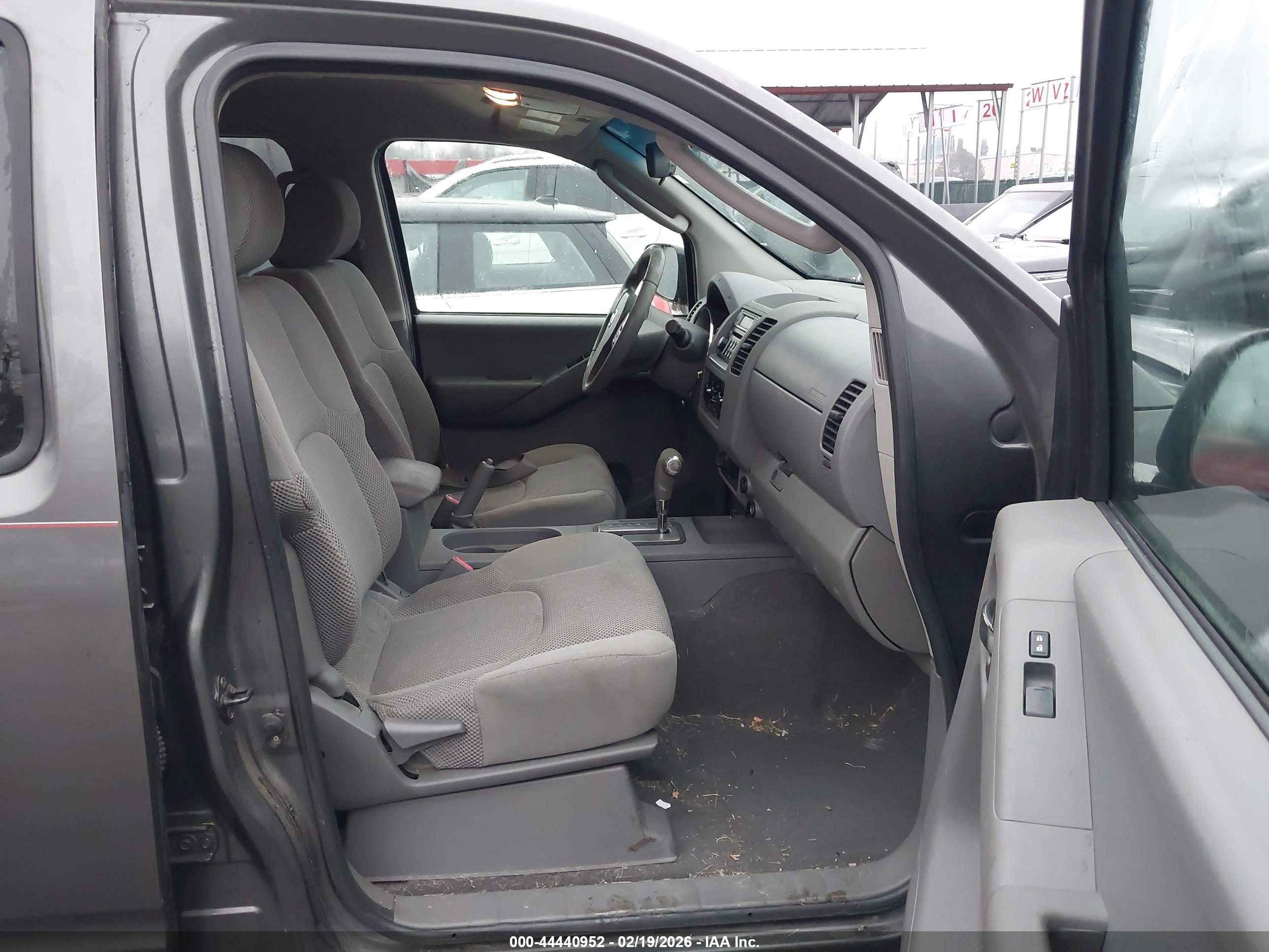 NISSAN FRONTIER image 5