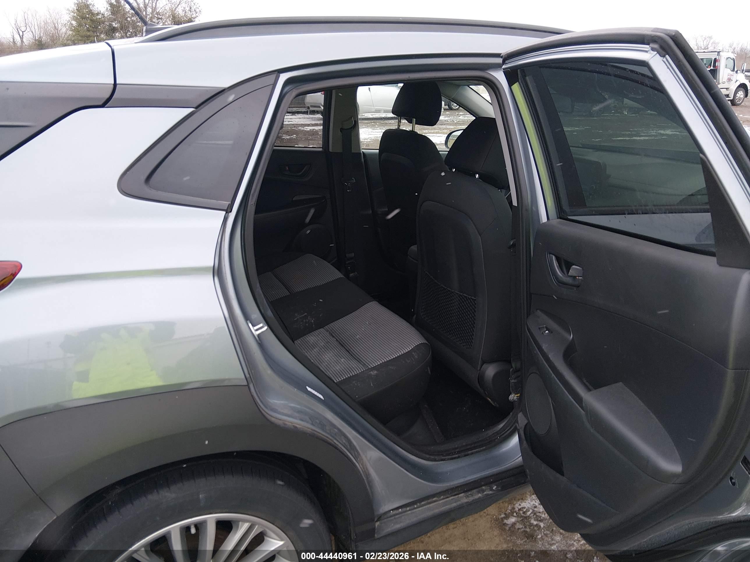 HYUNDAI KONA image 8