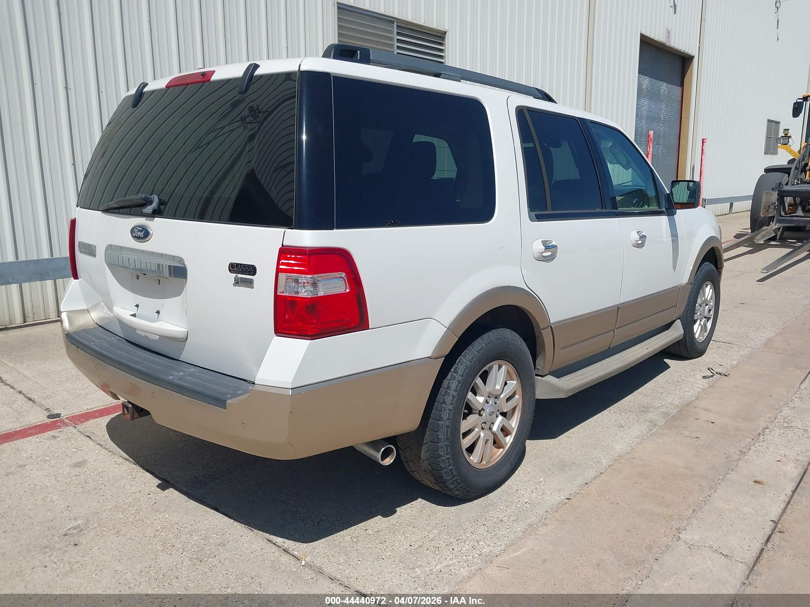 FORD EXPEDITION image 4