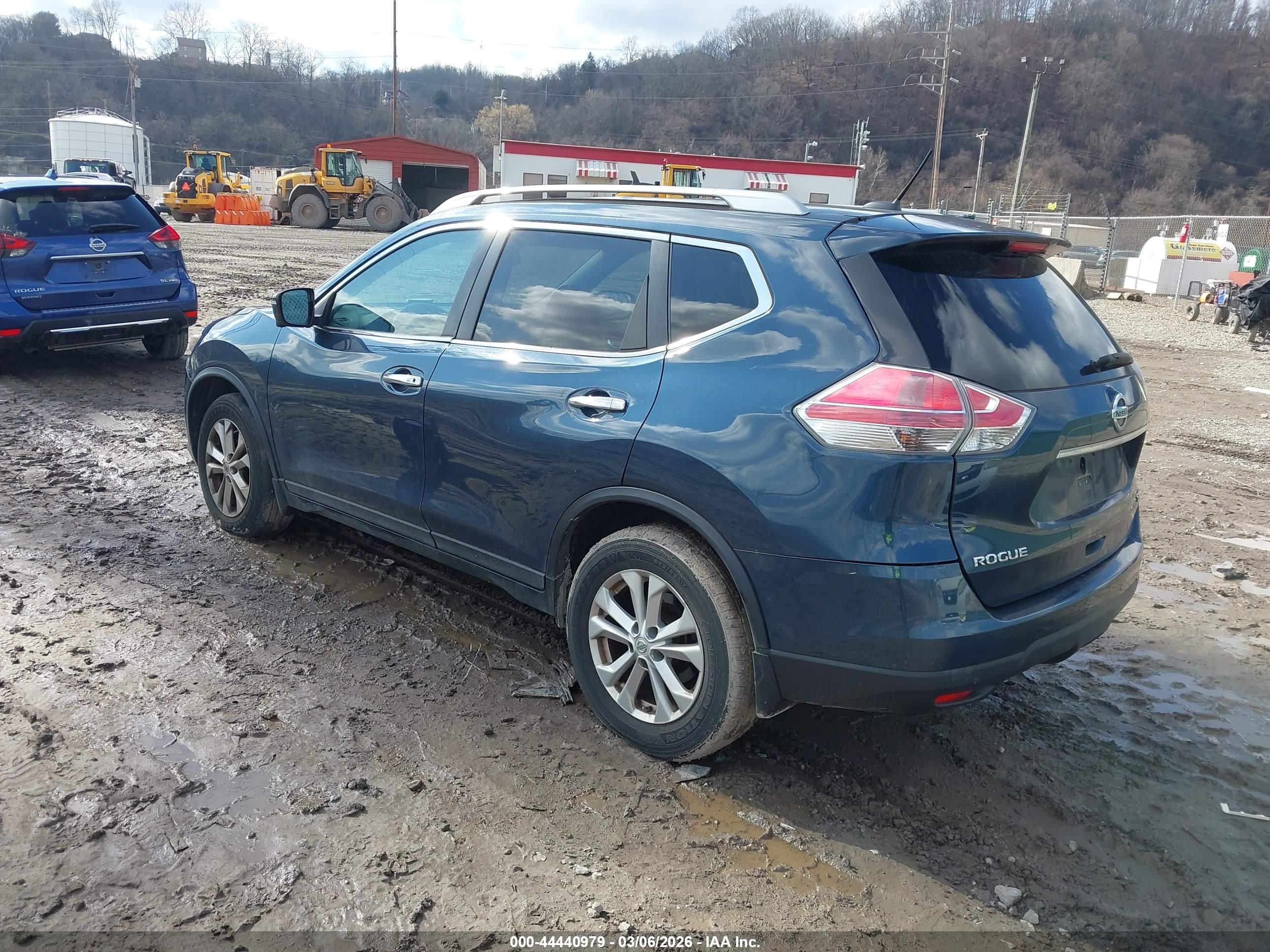 NISSAN ROGUE image 3