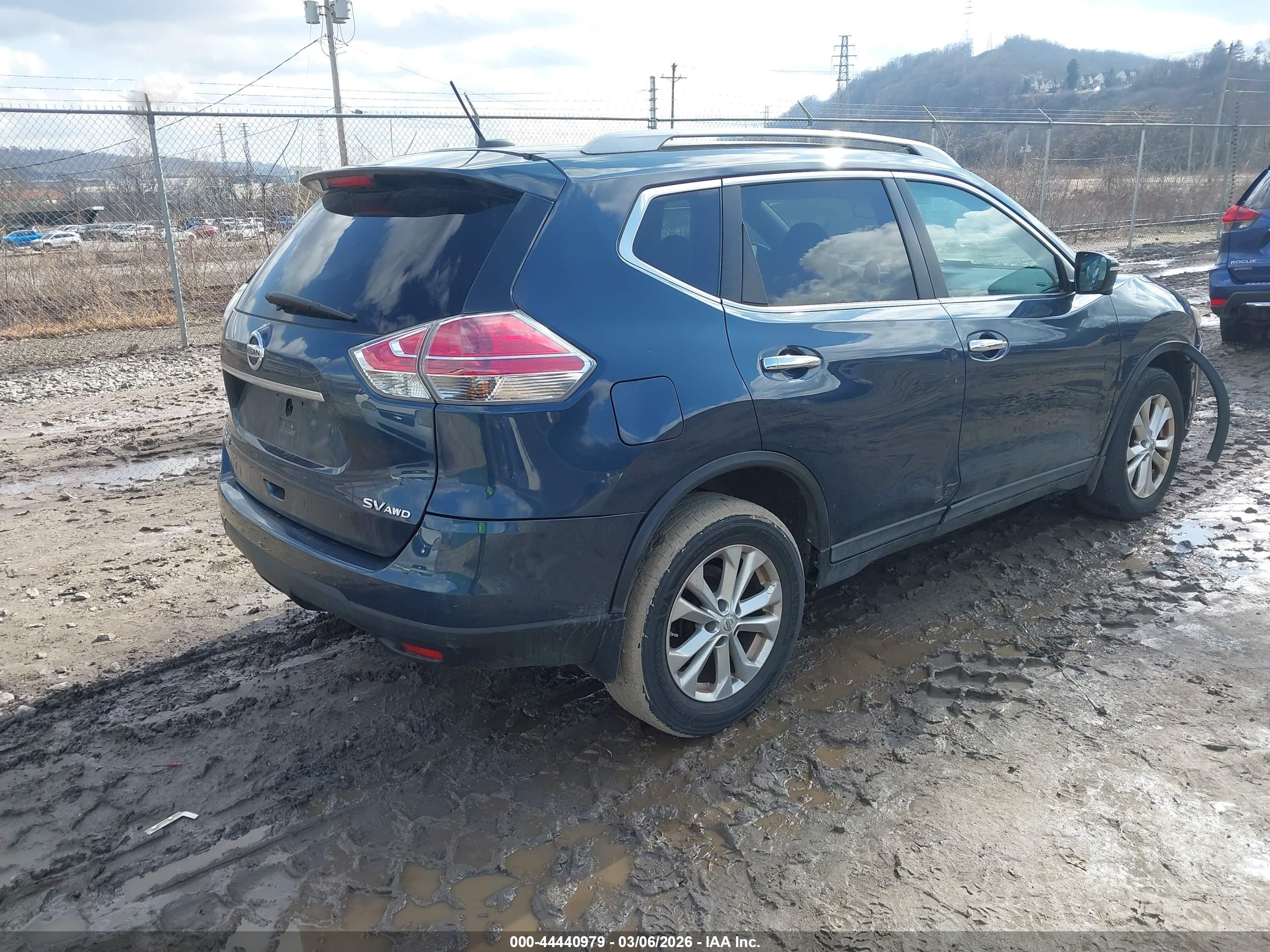 NISSAN ROGUE image 4