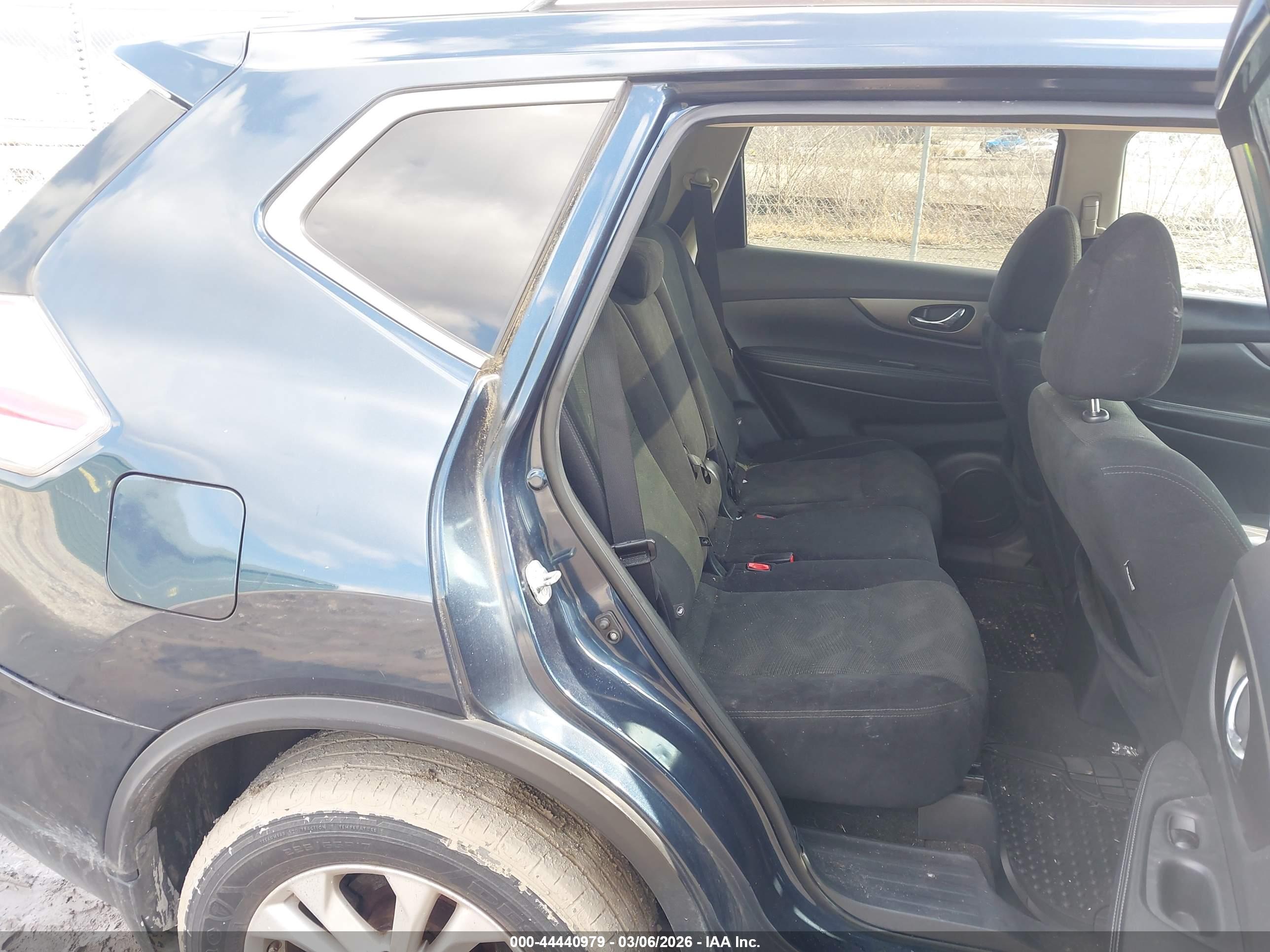 NISSAN ROGUE image 8