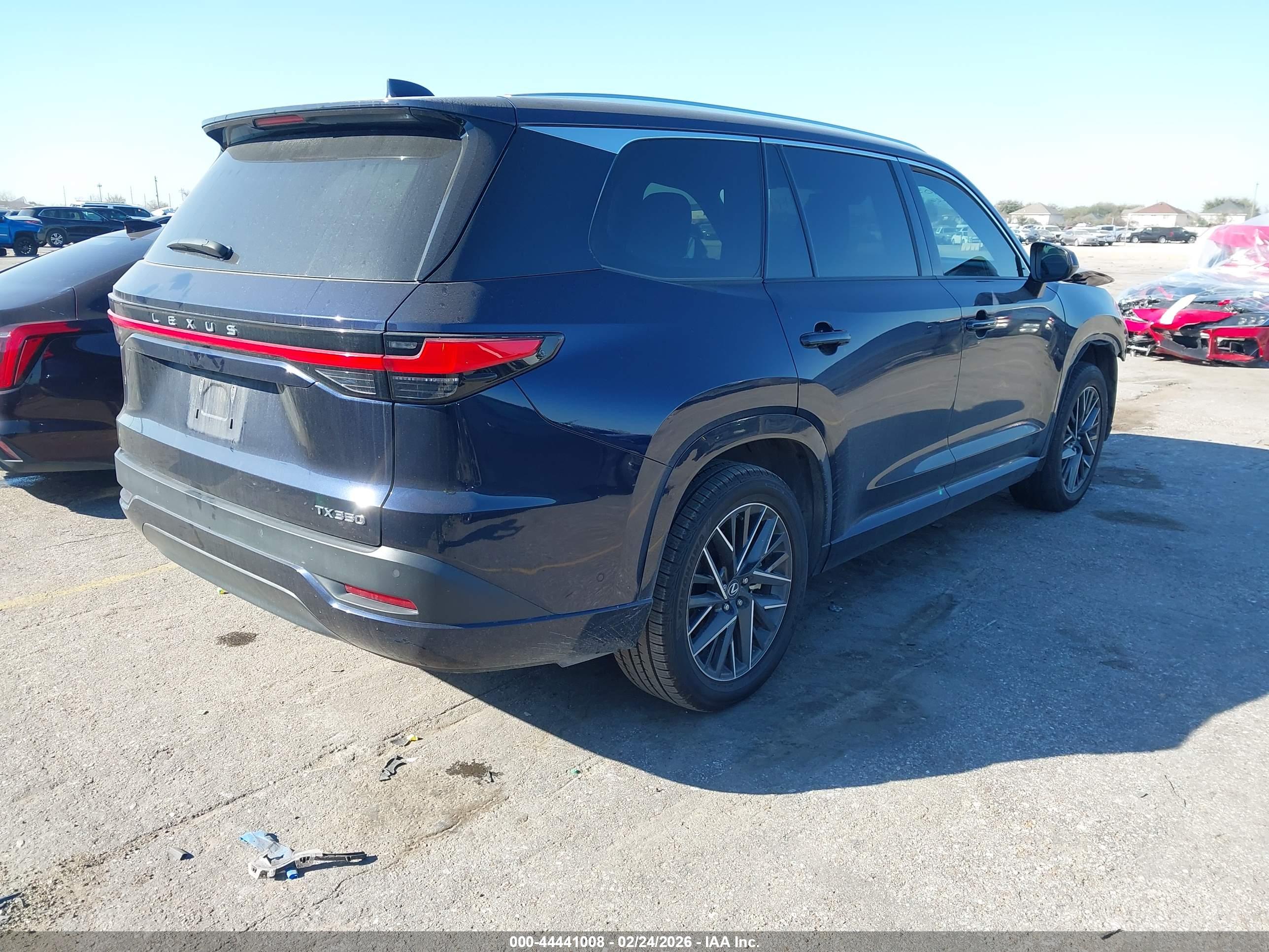 LEXUS TX image 4