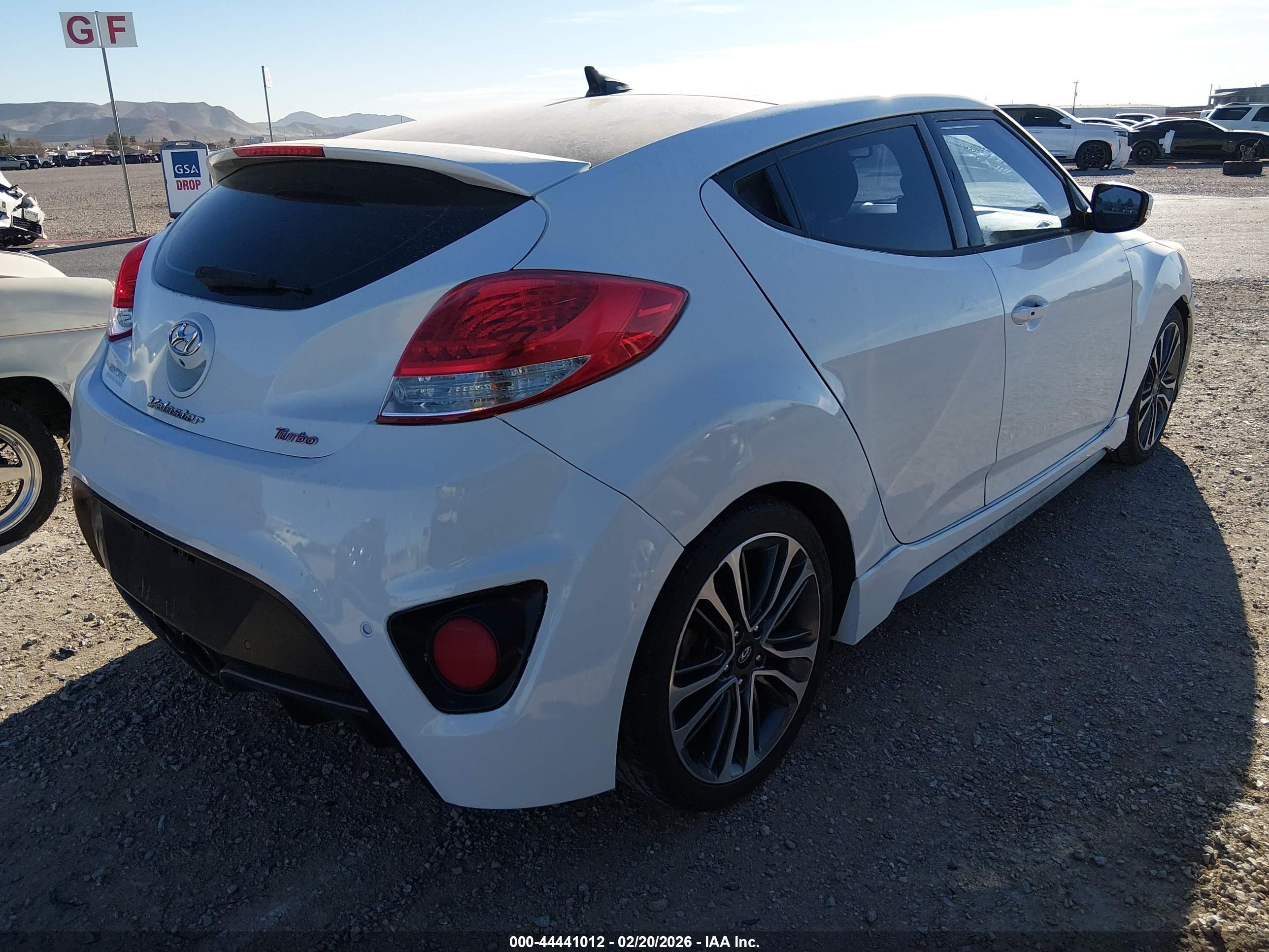 HYUNDAI VELOSTER image 4