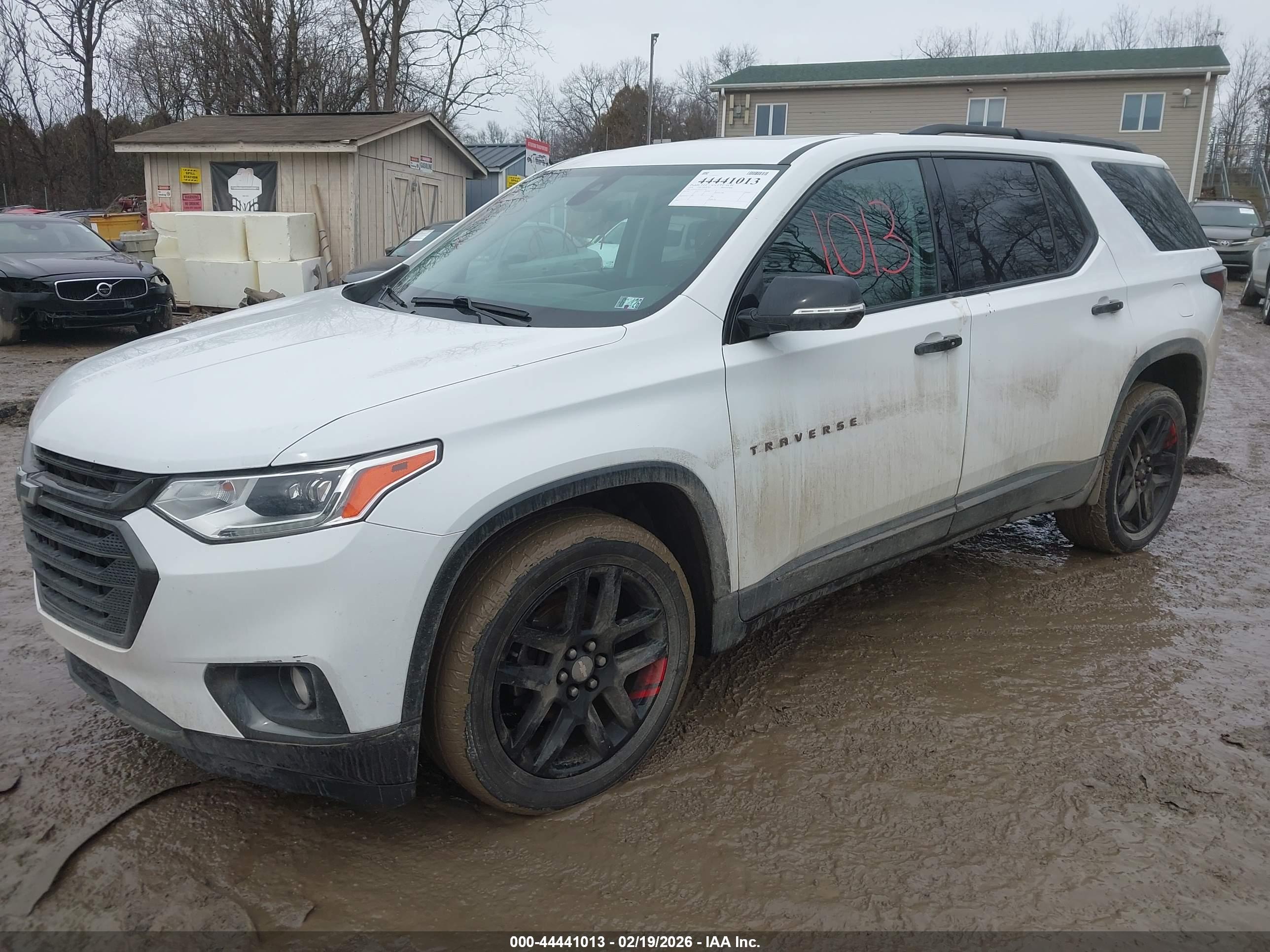 CHEVROLET TRAVERSE image 2