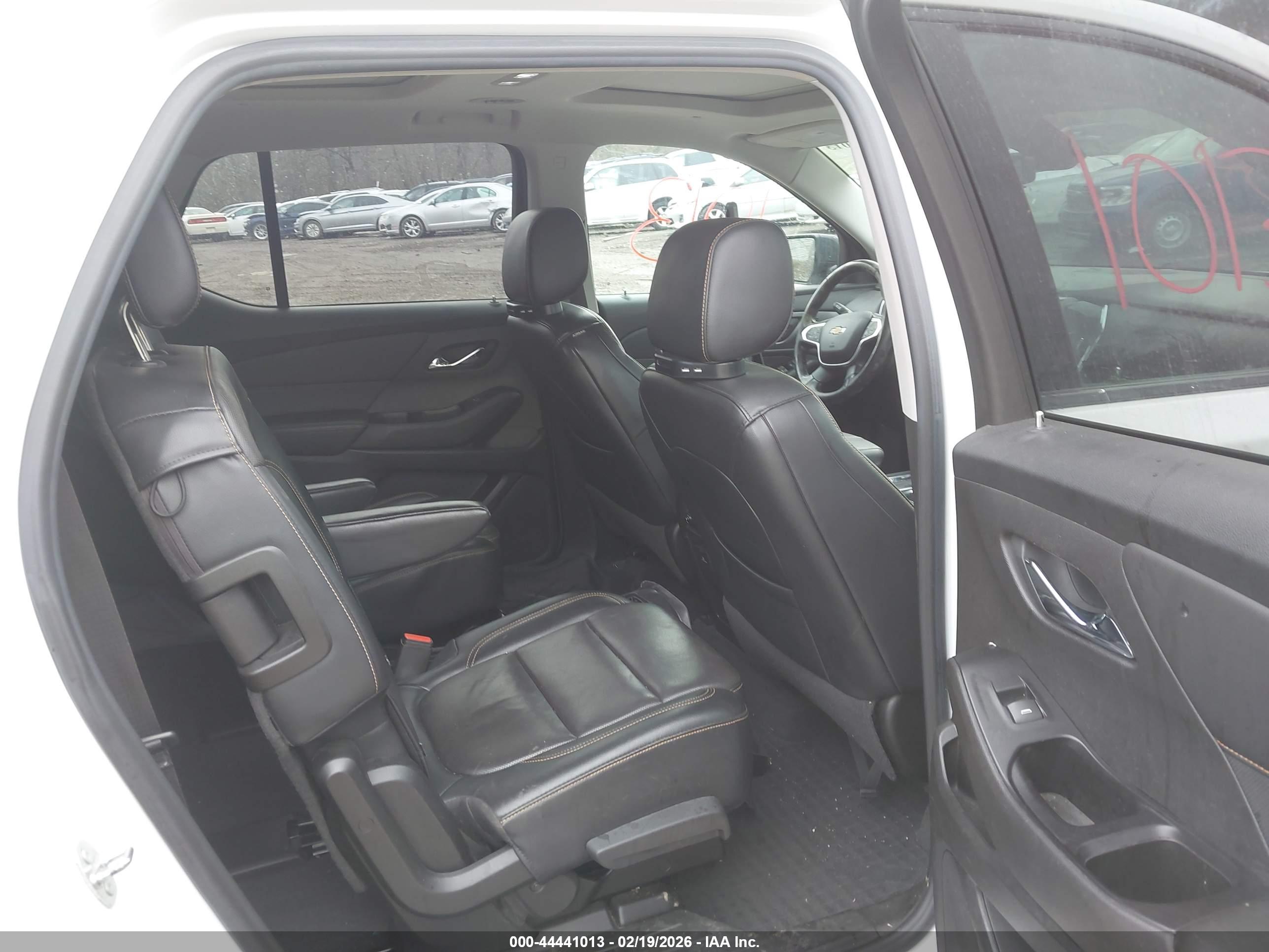CHEVROLET TRAVERSE image 8