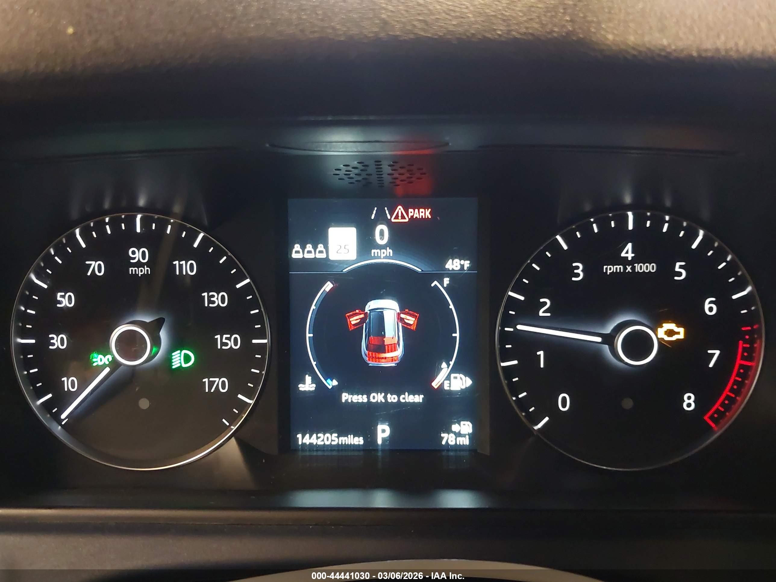LAND ROVER image 7