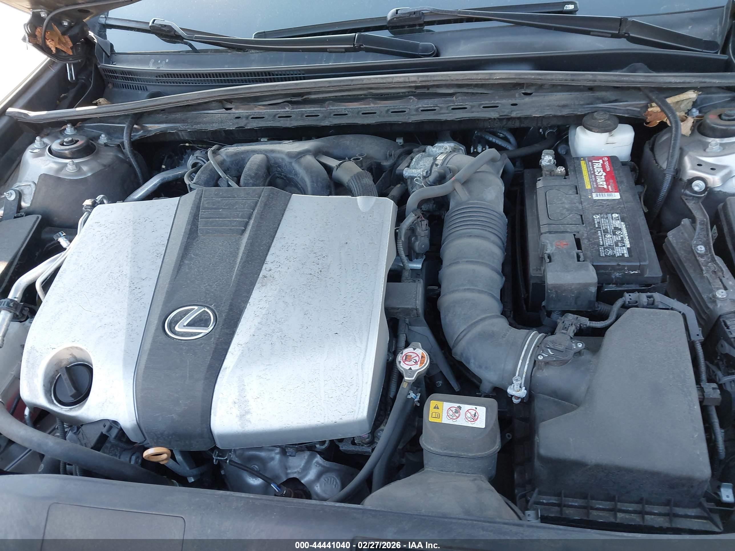 LEXUS ES image 10