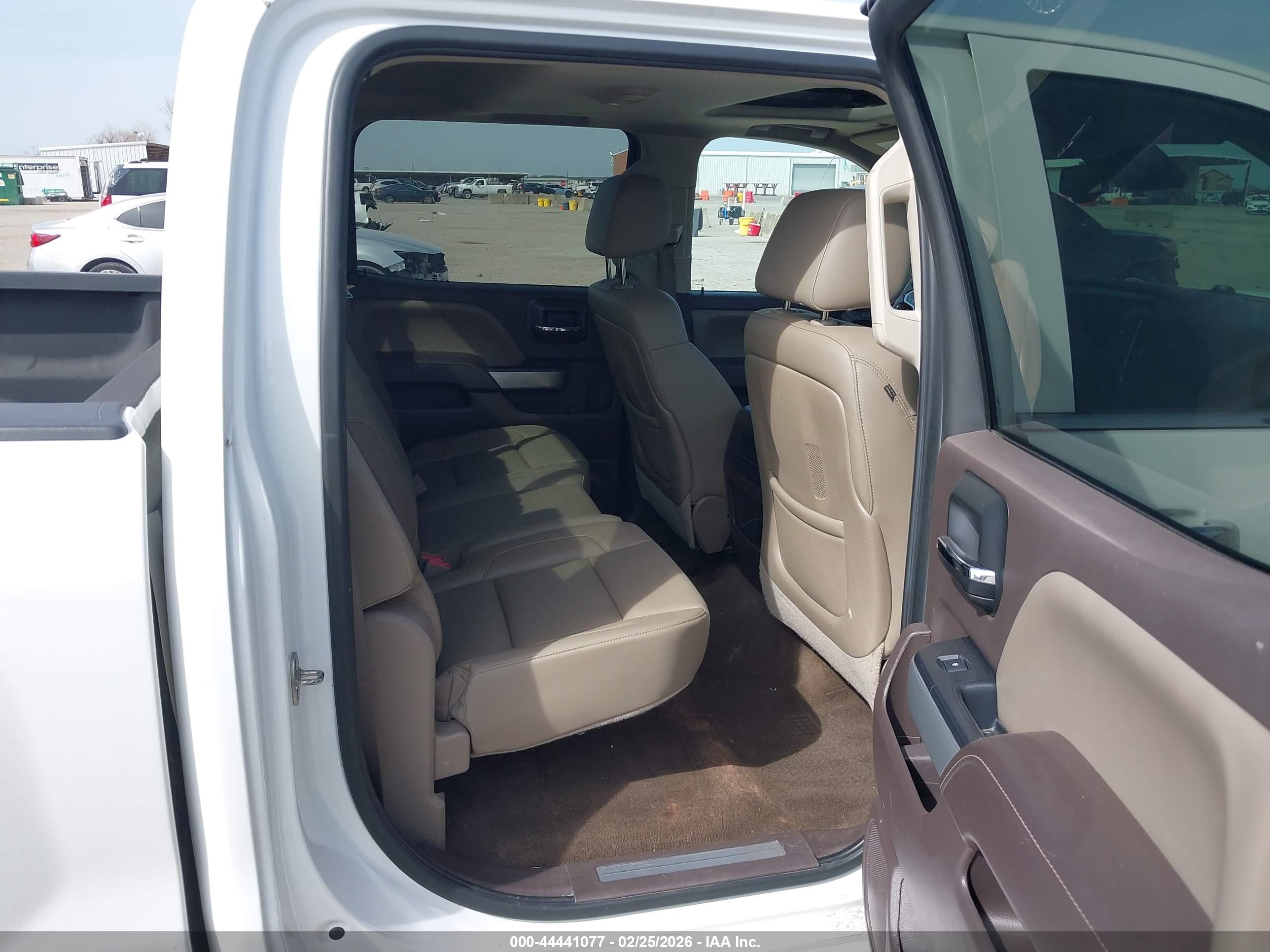 CHEVROLET SILVERADO image 8