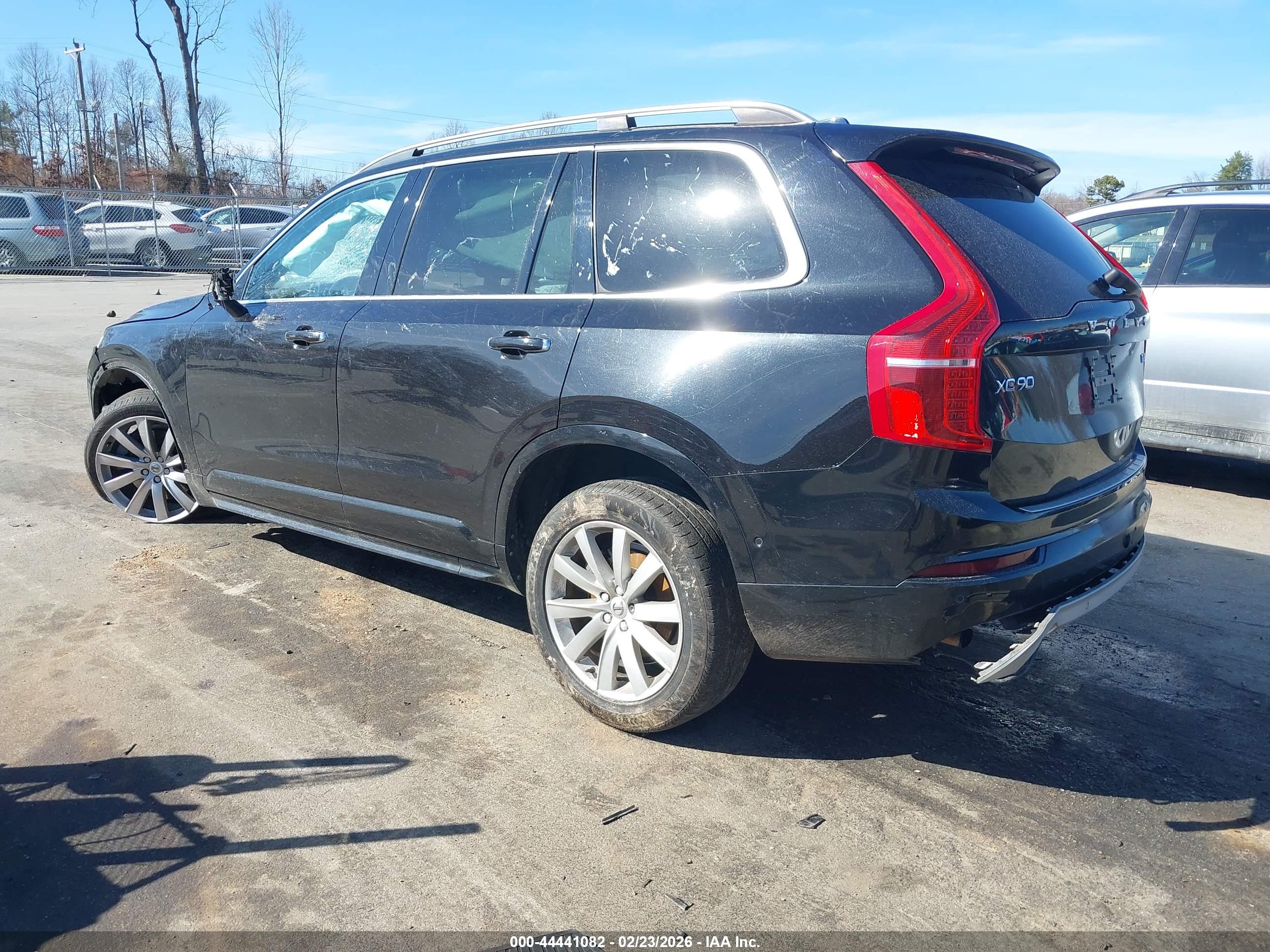VOLVO XC90 image 3