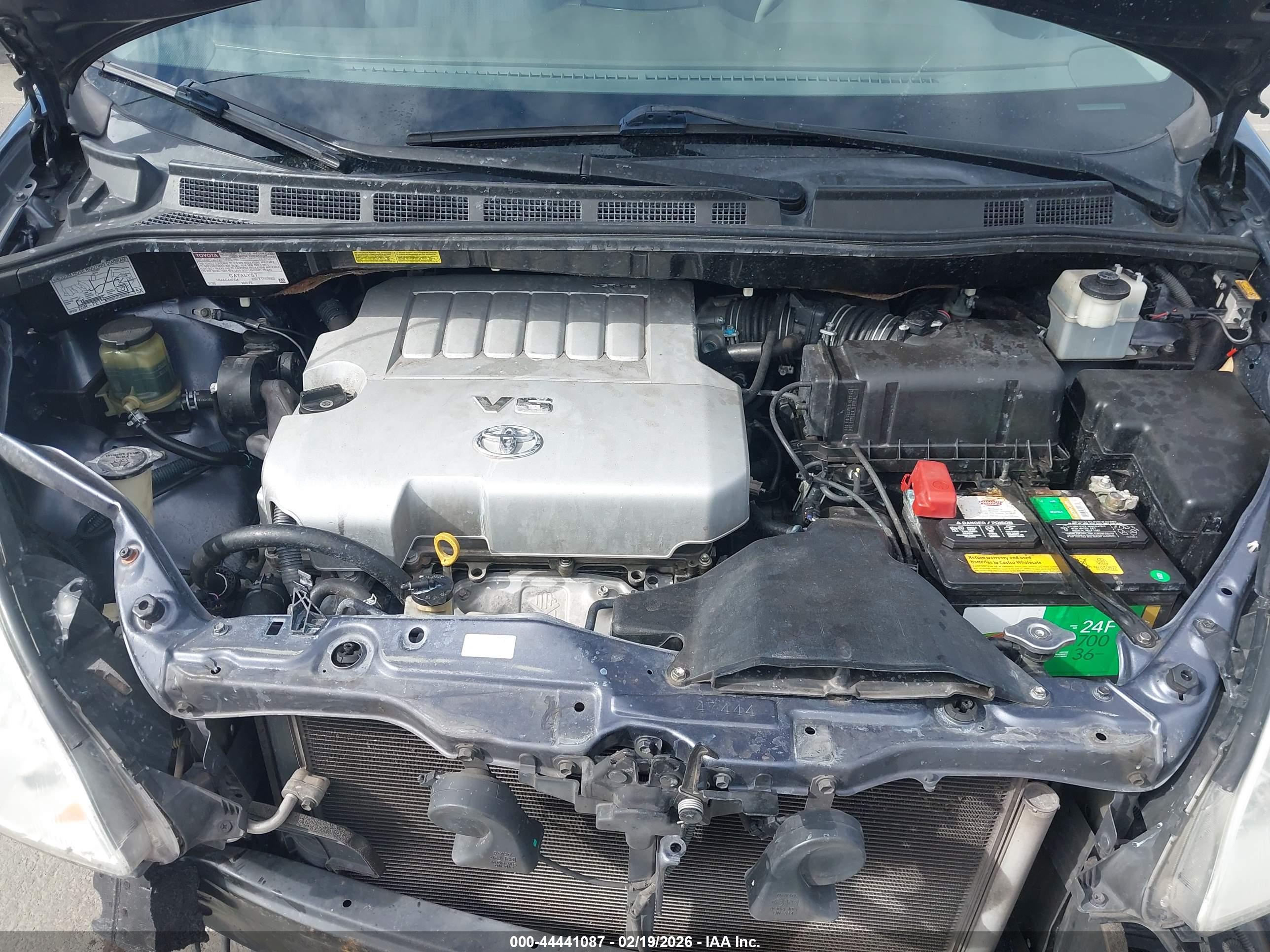 TOYOTA SIENNA image 10