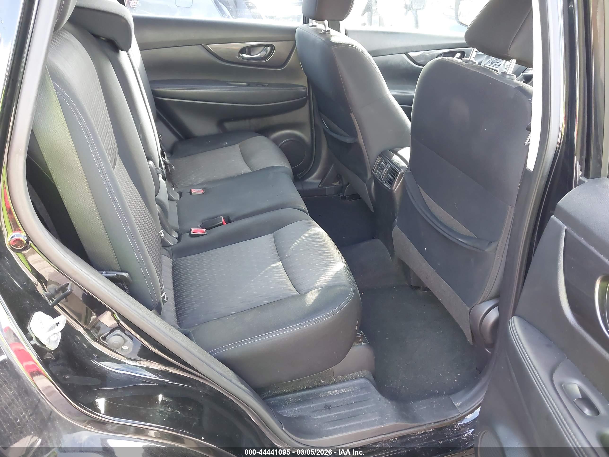 NISSAN ROGUE image 8