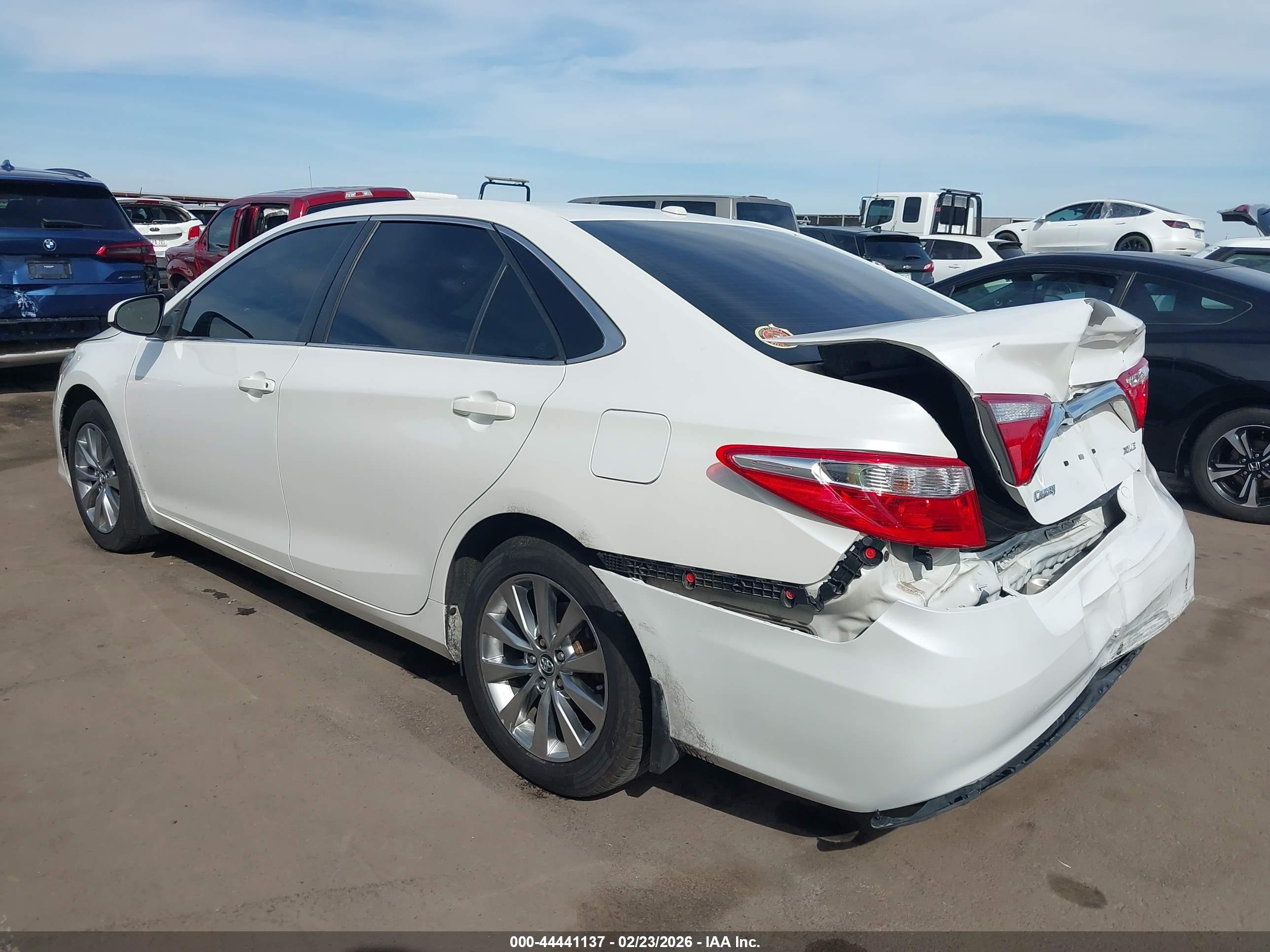 TOYOTA CAMRY image 3