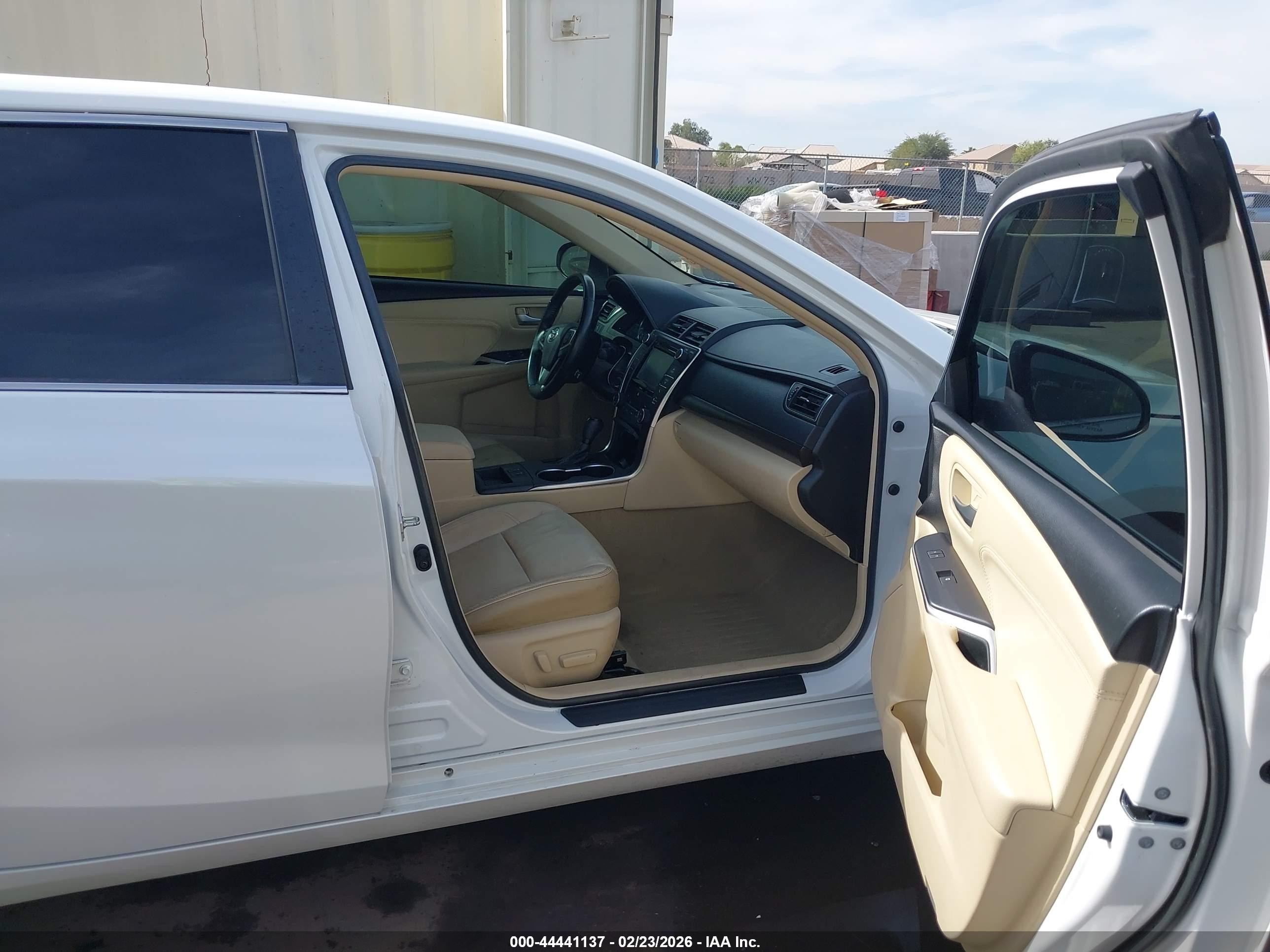 TOYOTA CAMRY image 5